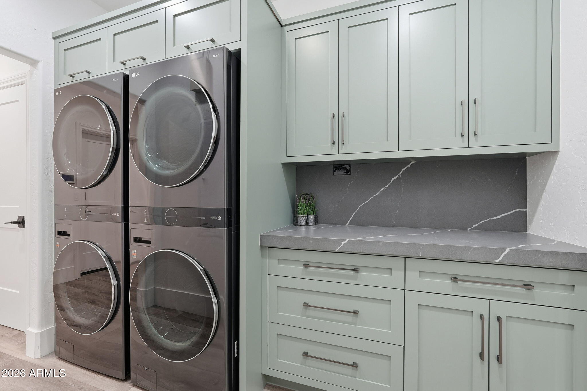 9832 E EDGESTONE Drive