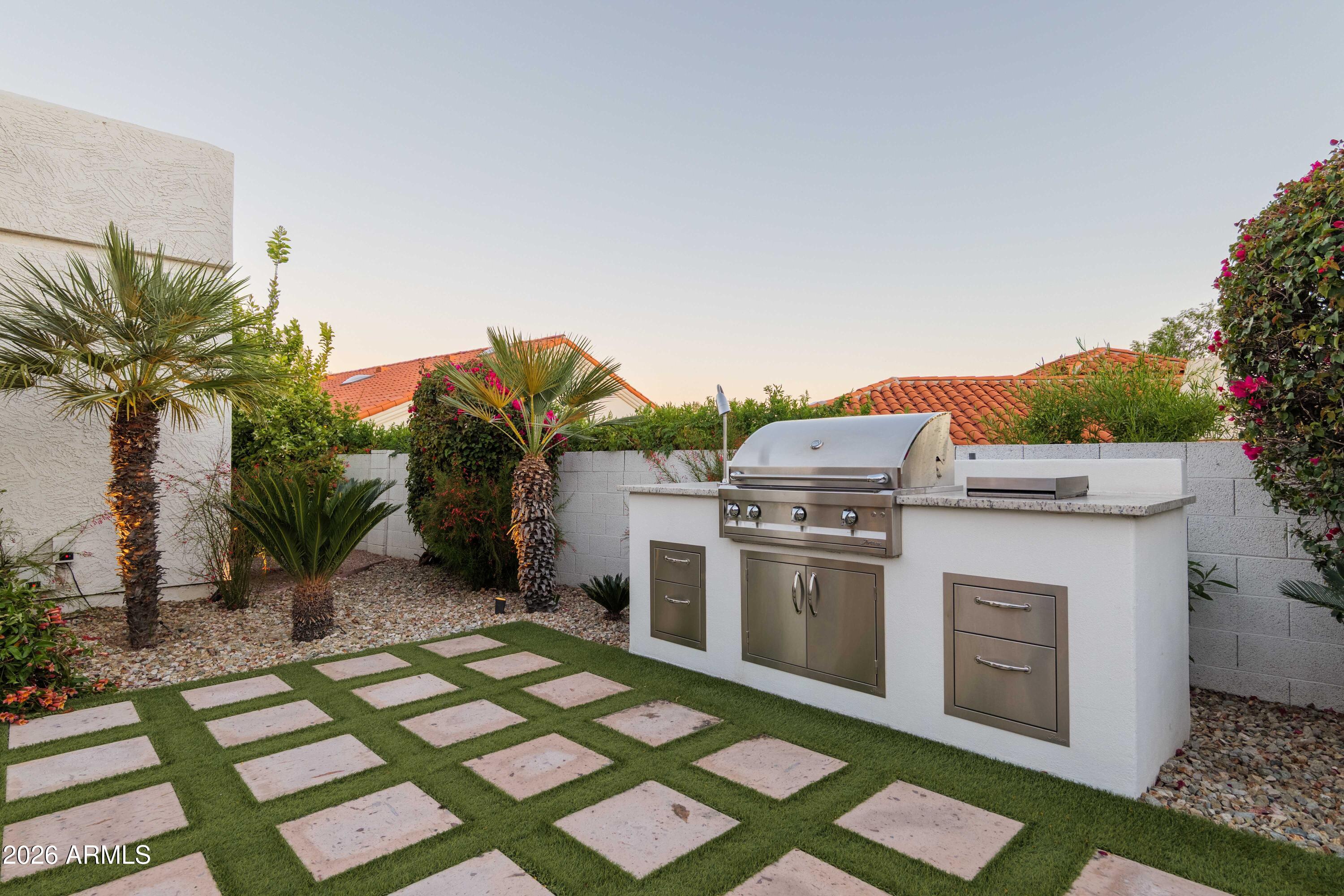 3127 E SIERRA MADRE Way