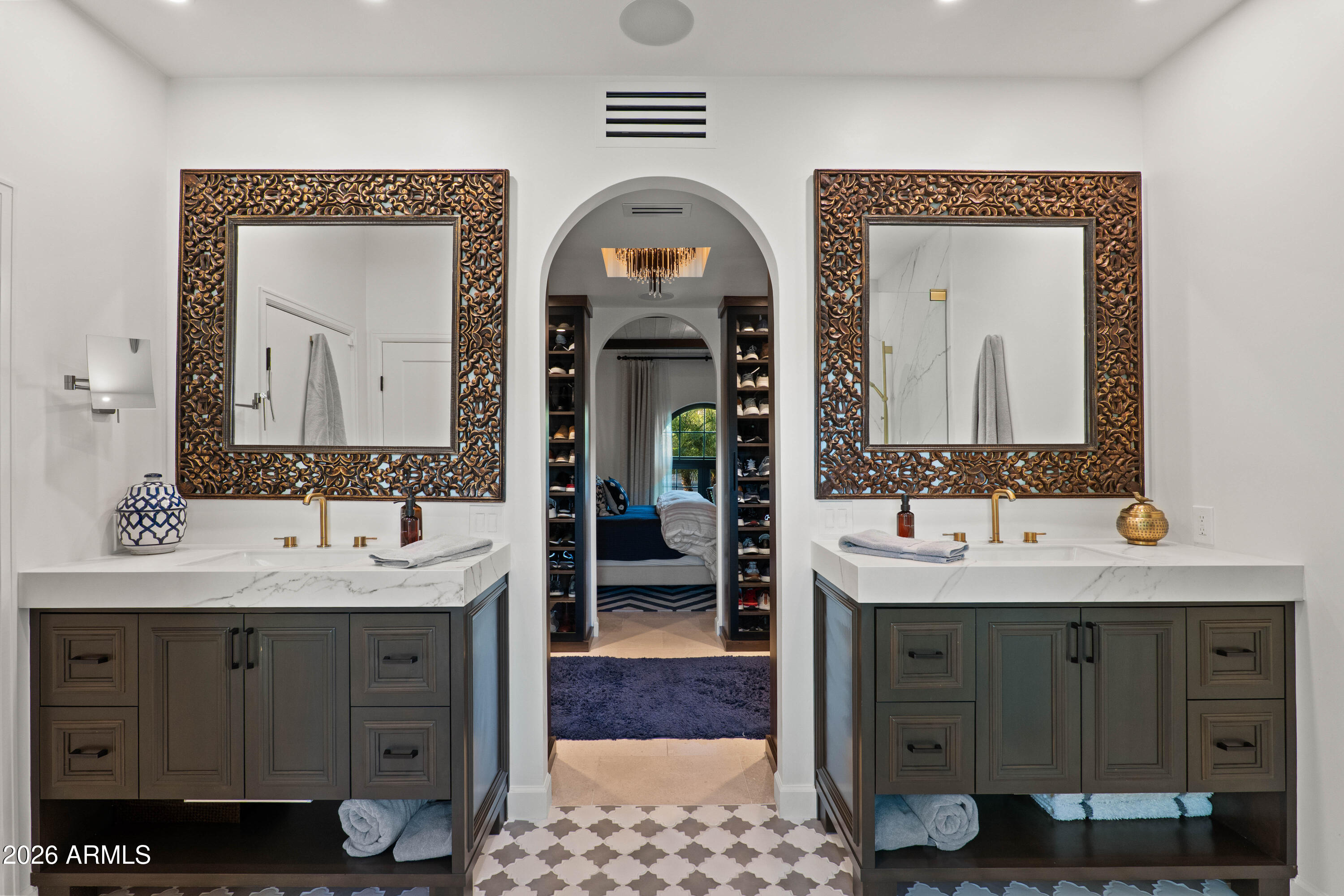 3127 E SIERRA MADRE Way