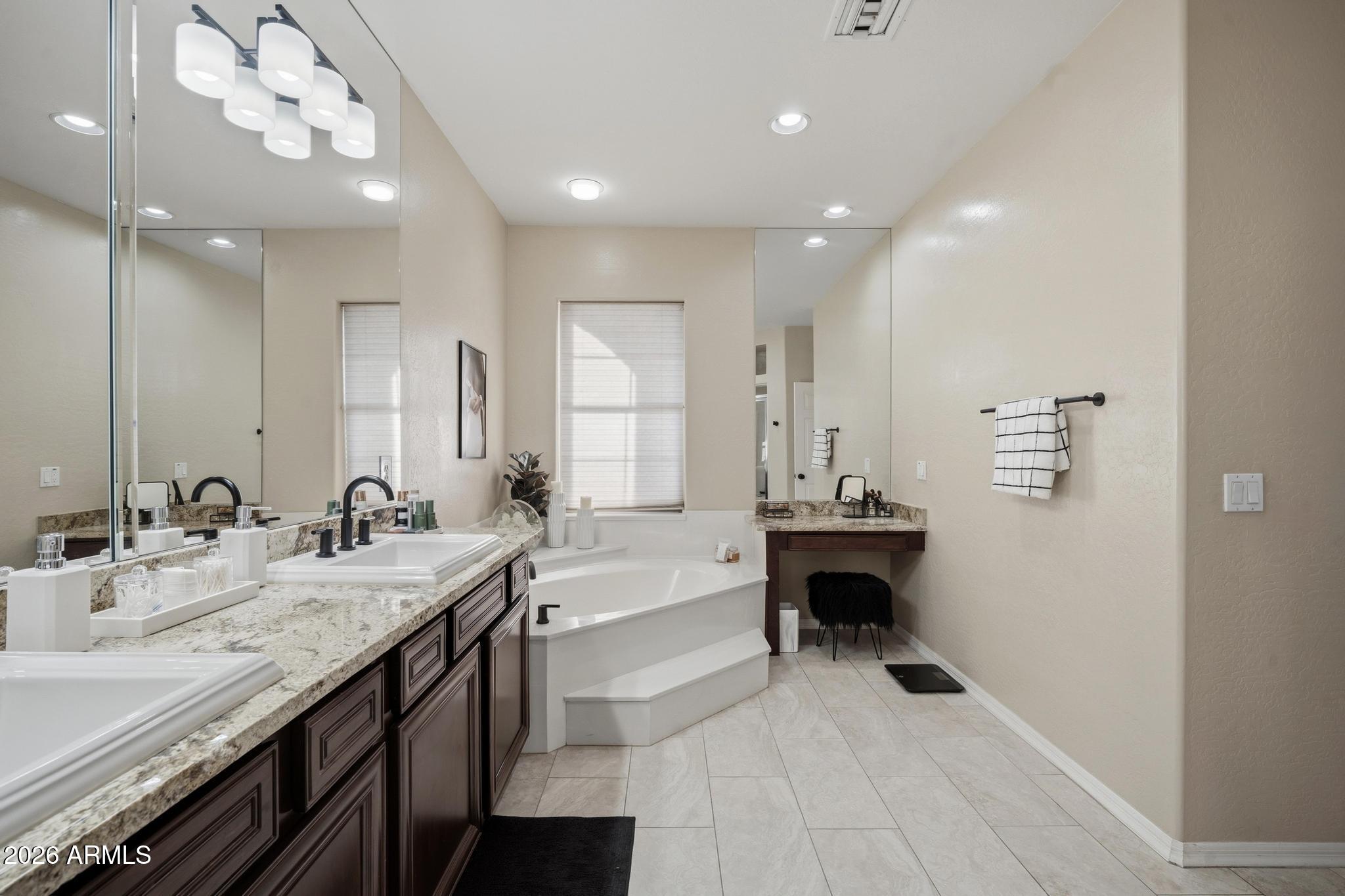 3935 E ROUGH RIDER Road 1112