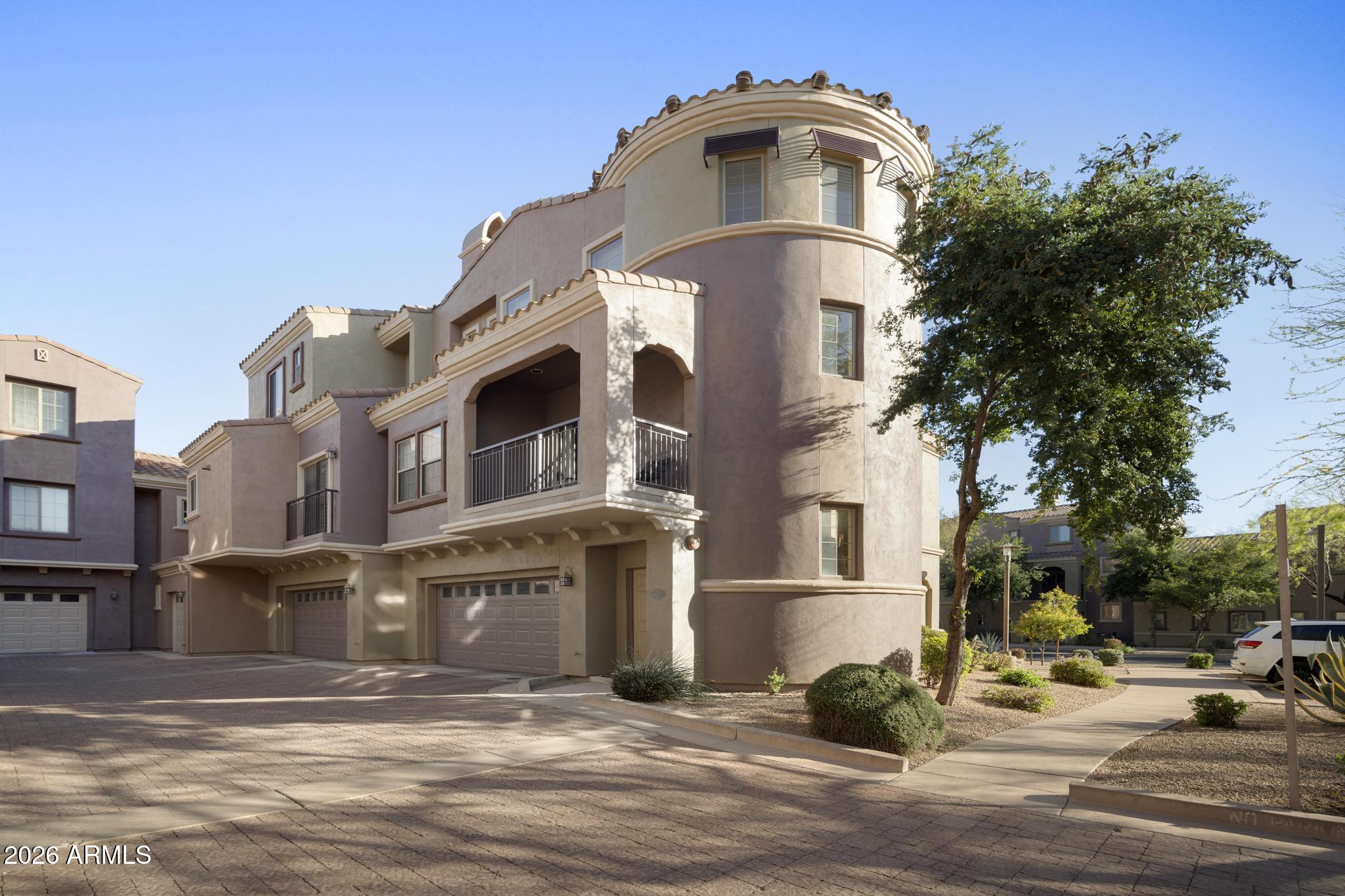 3935 E ROUGH RIDER Road 1112