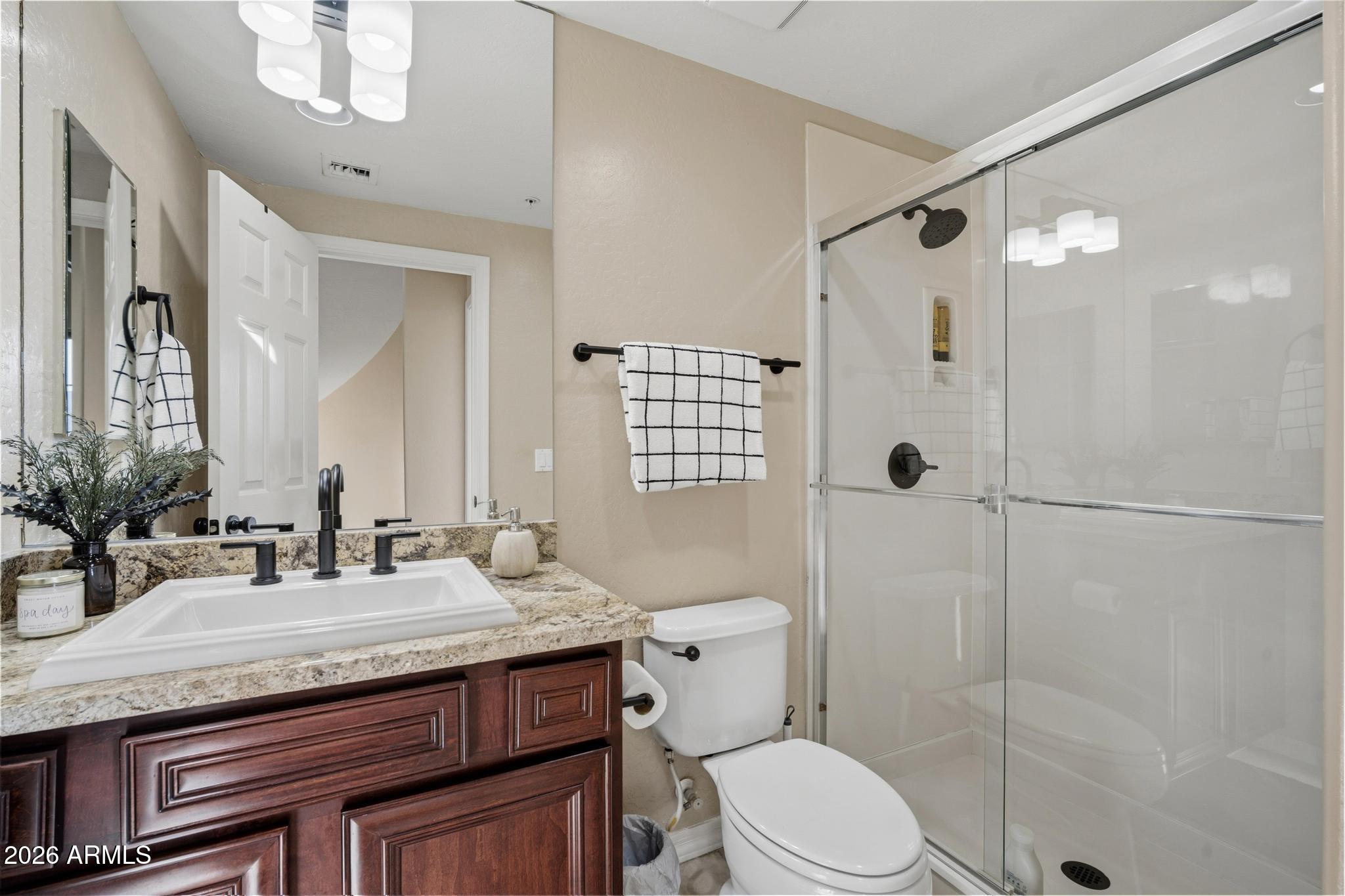 3935 E ROUGH RIDER Road 1112