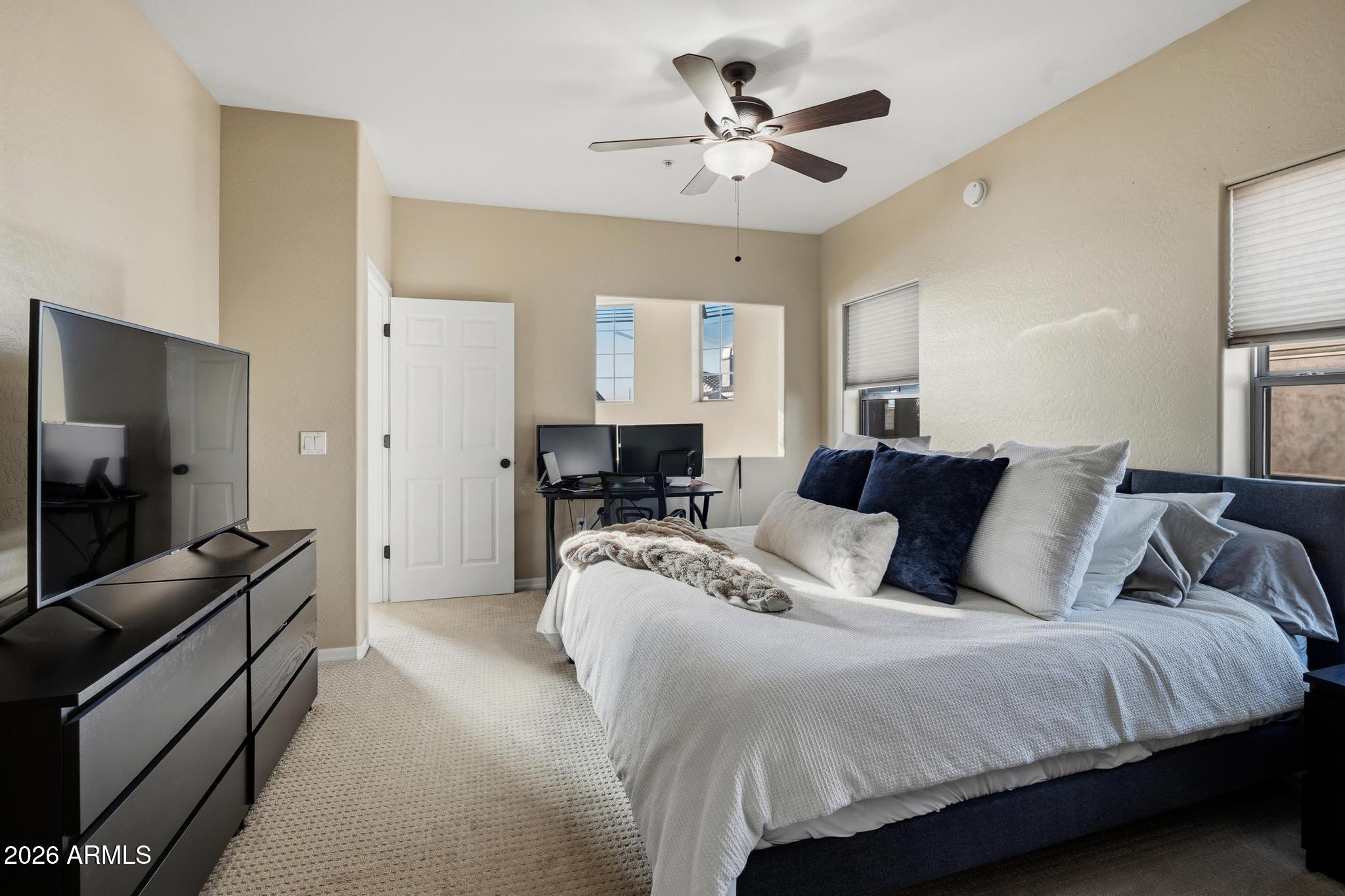 3935 E ROUGH RIDER Road 1112