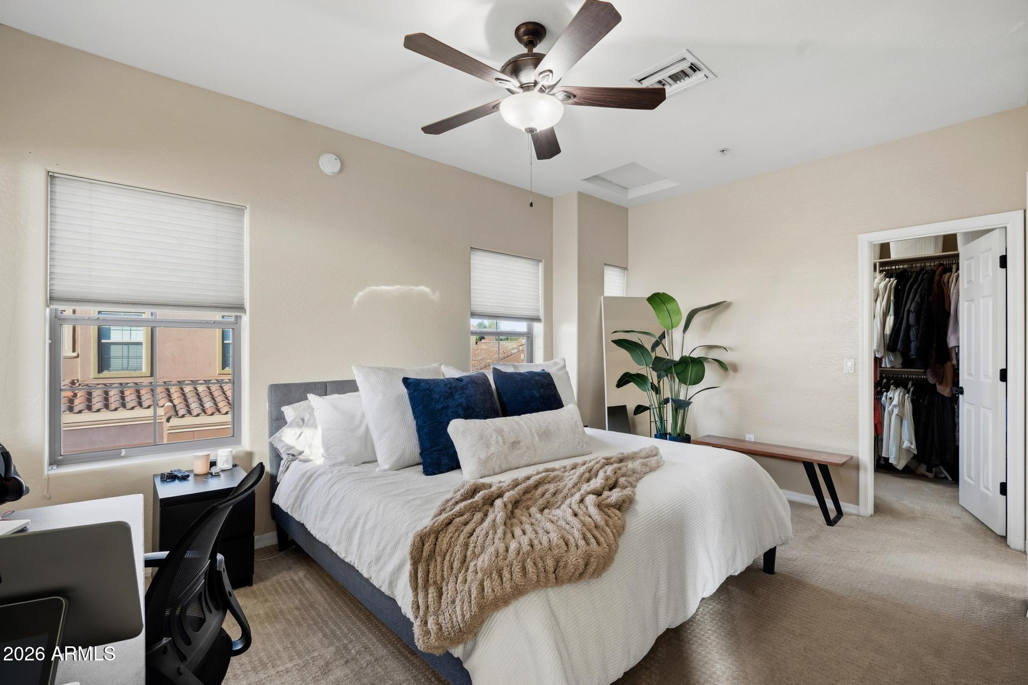 3935 E ROUGH RIDER Road 1112