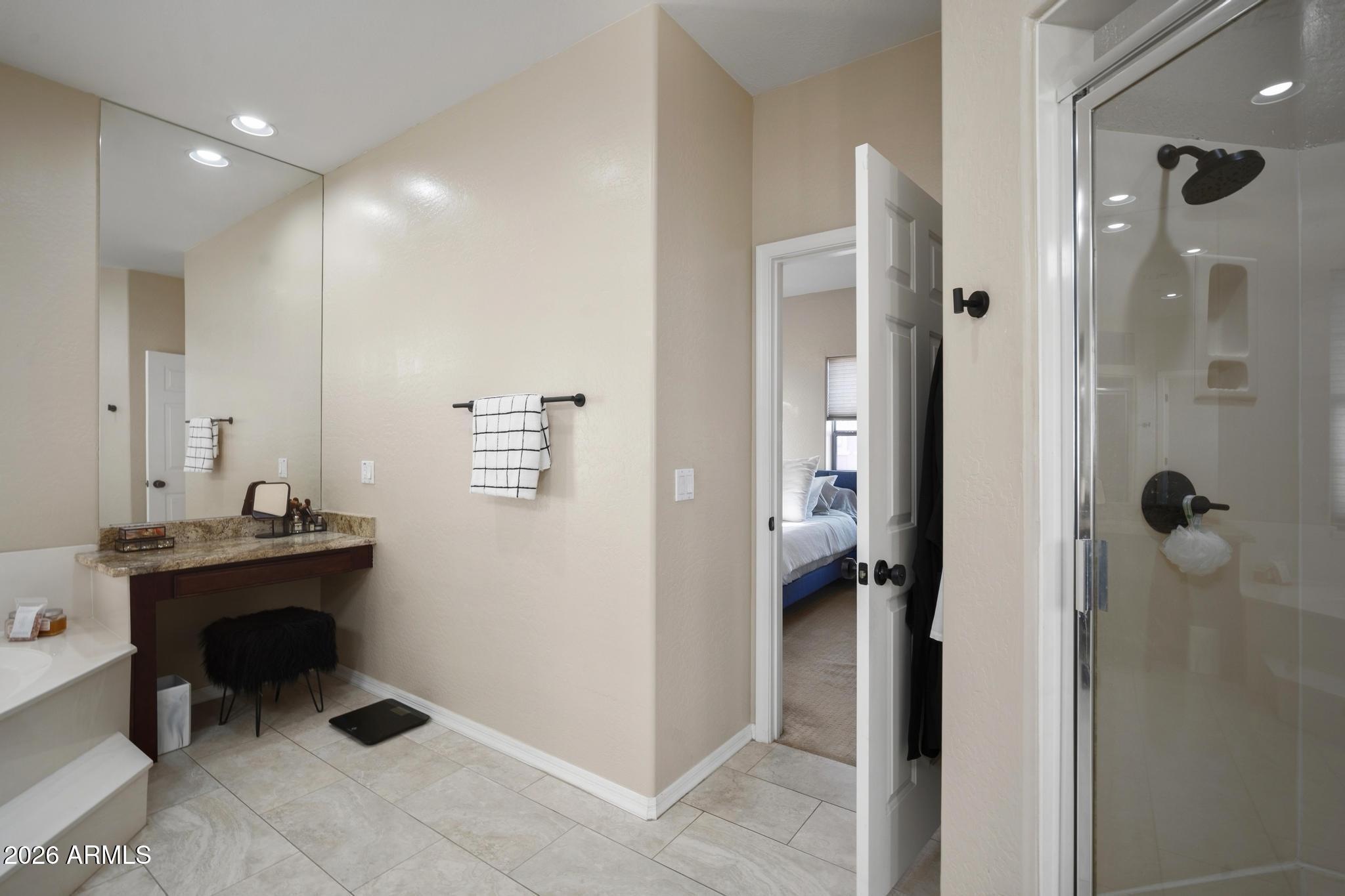 3935 E ROUGH RIDER Road 1112