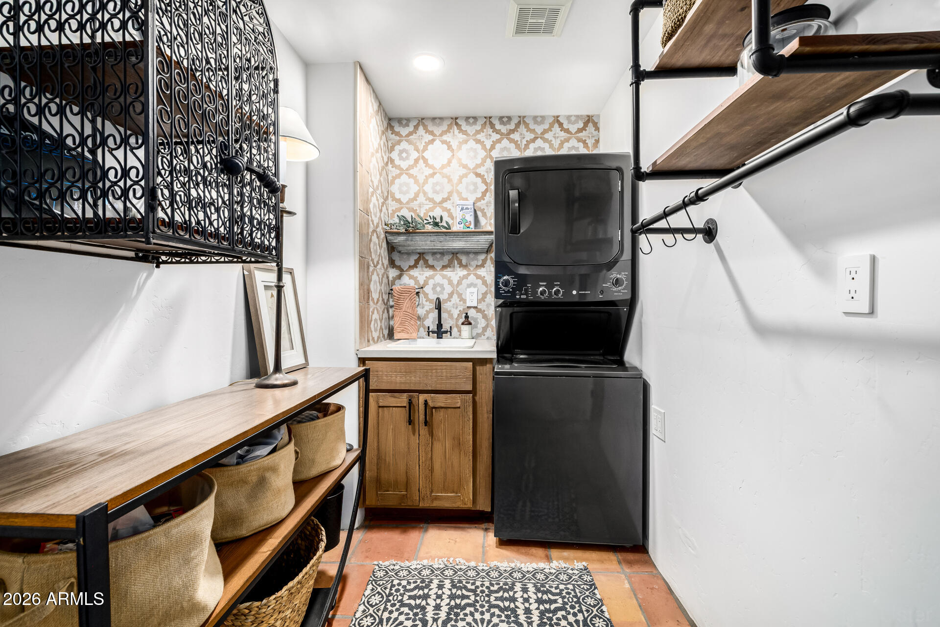 10801 E HAPPY VALLEY Road 24