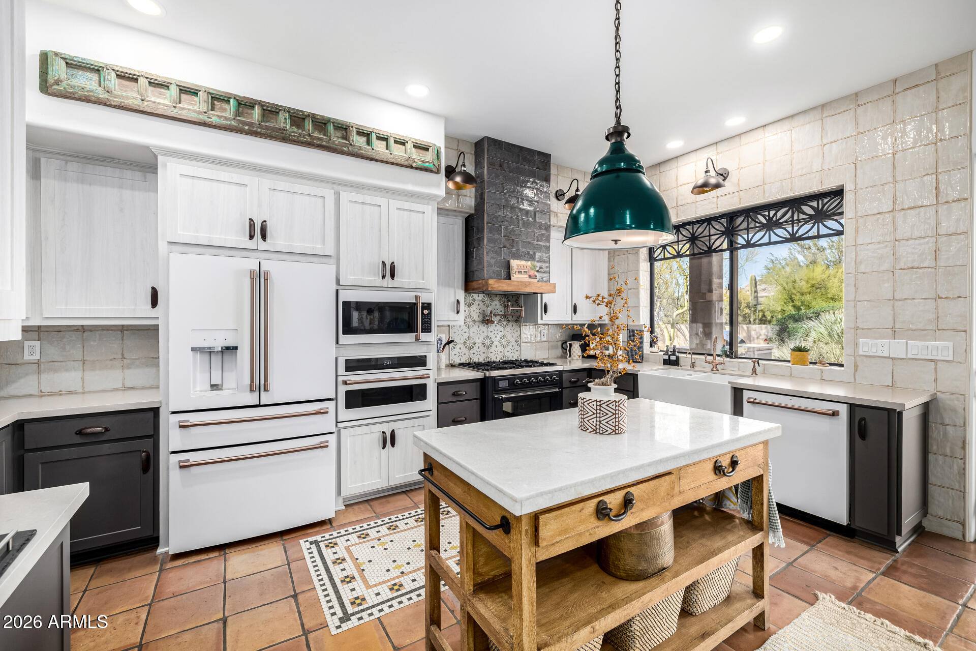 10801 E HAPPY VALLEY Road 24