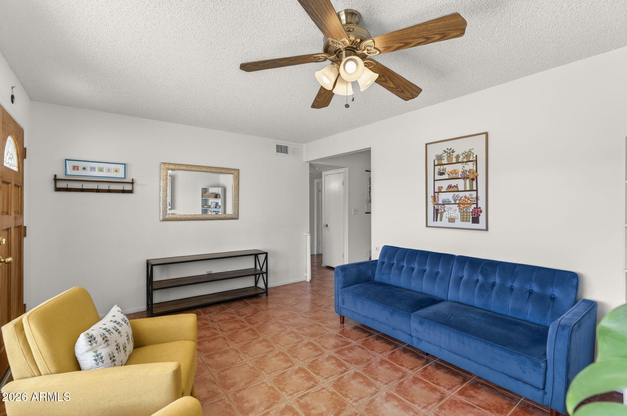 2822 E WILLOW Avenue