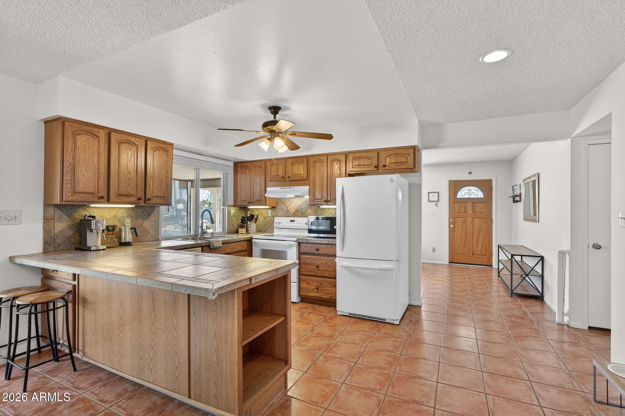 2822 E WILLOW Avenue