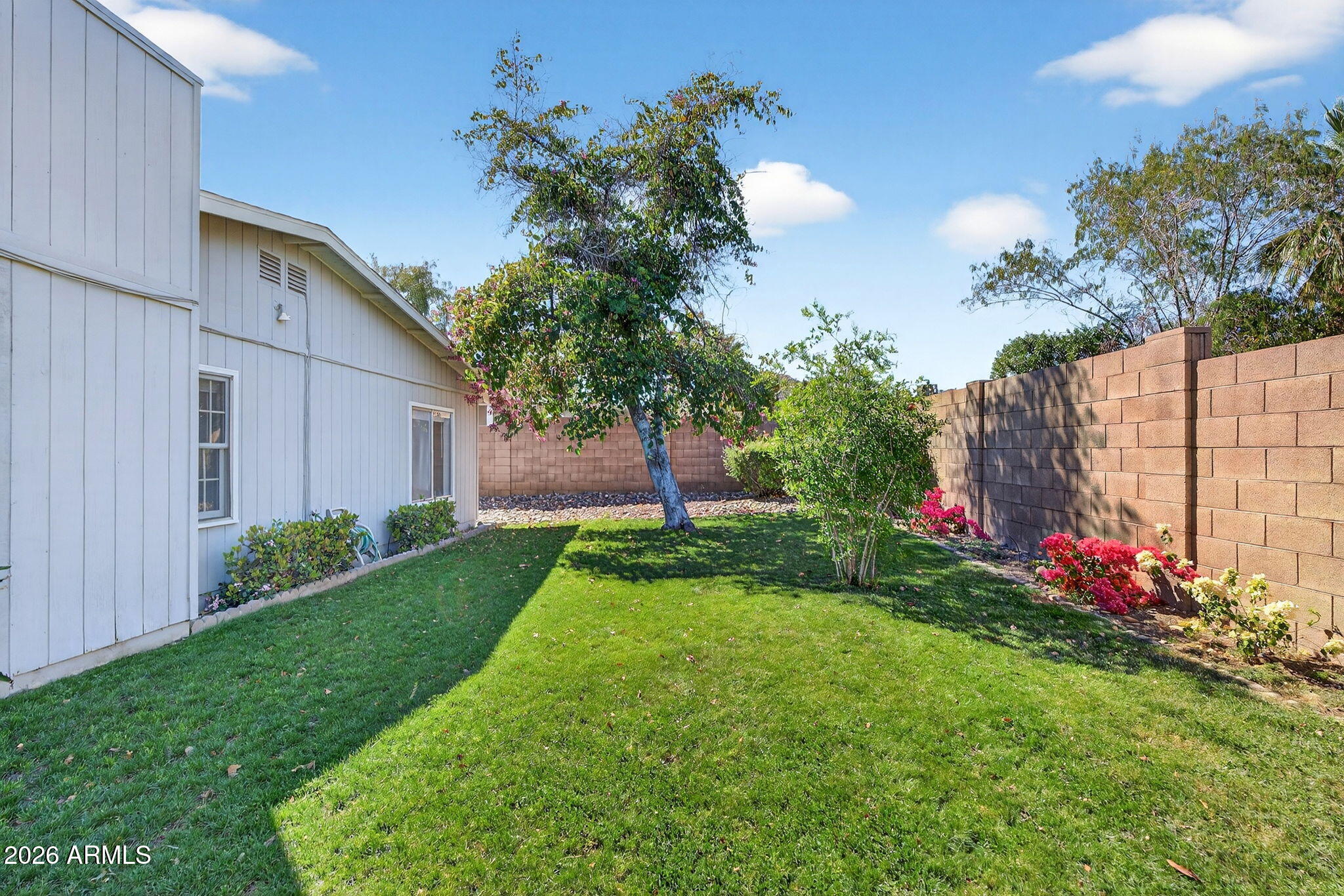 2822 E WILLOW Avenue