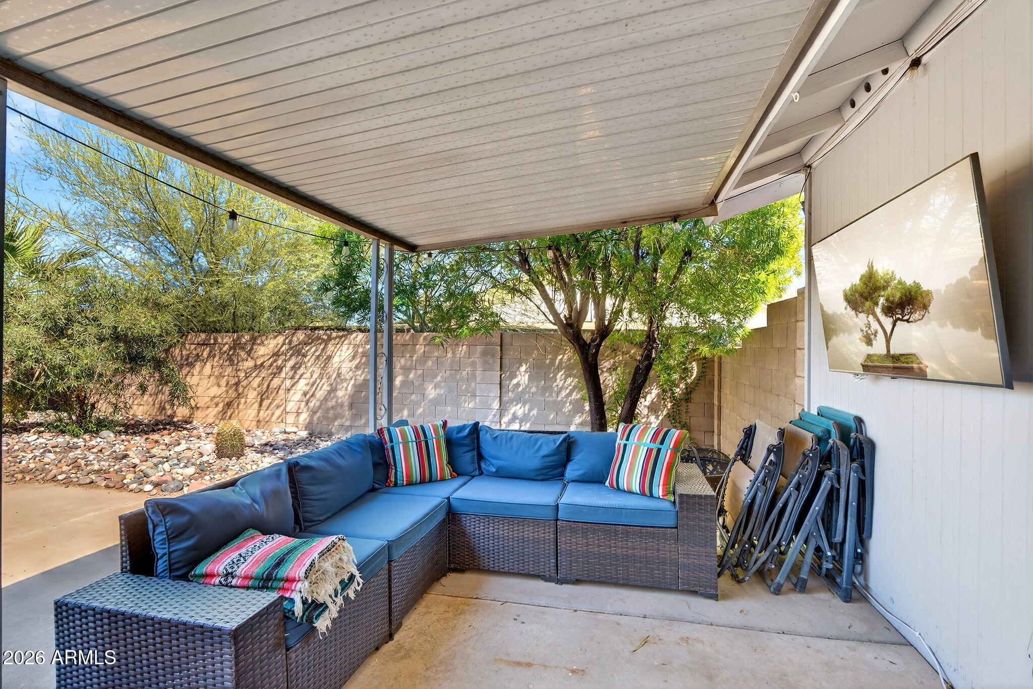 2822 E WILLOW Avenue