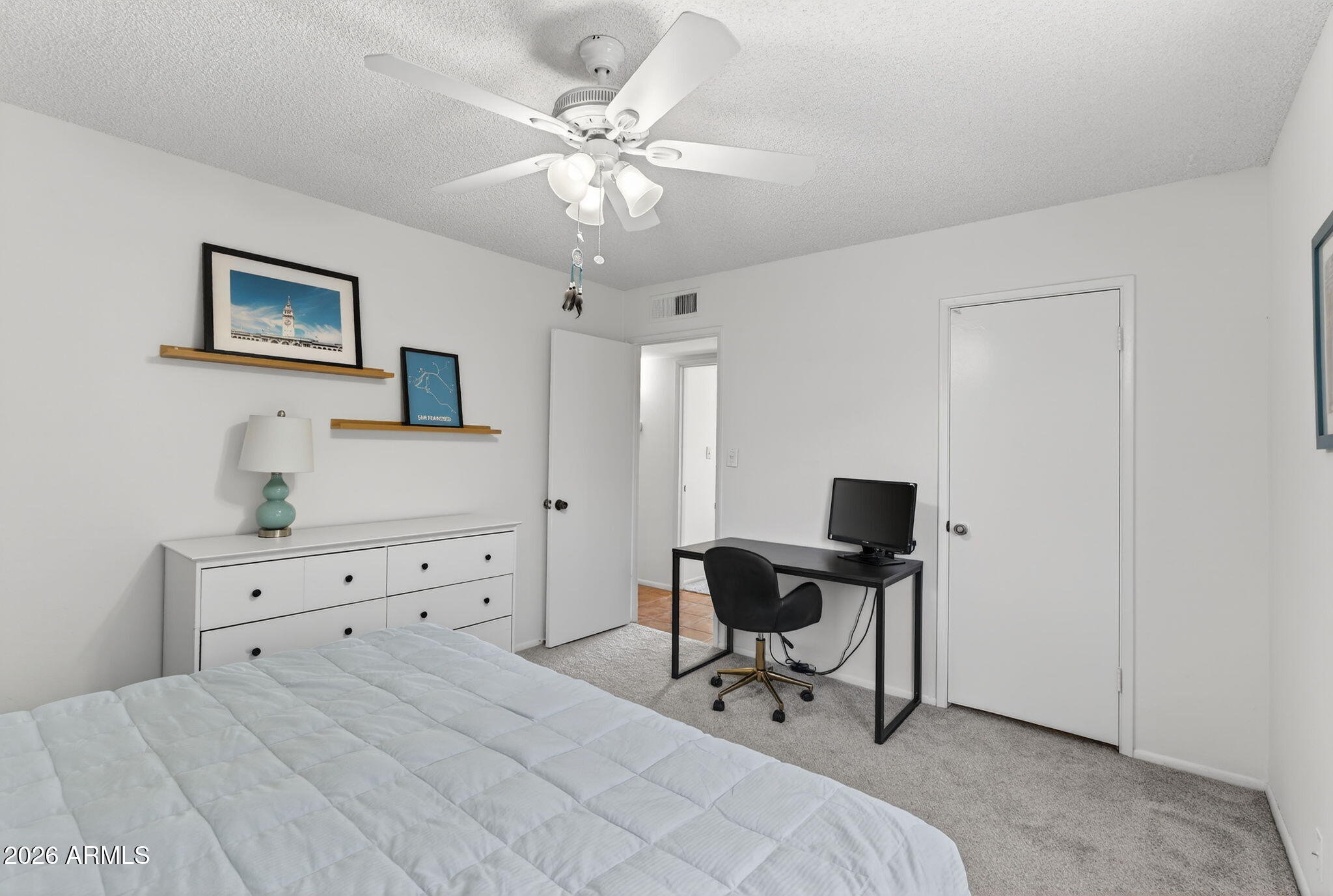 2822 E WILLOW Avenue