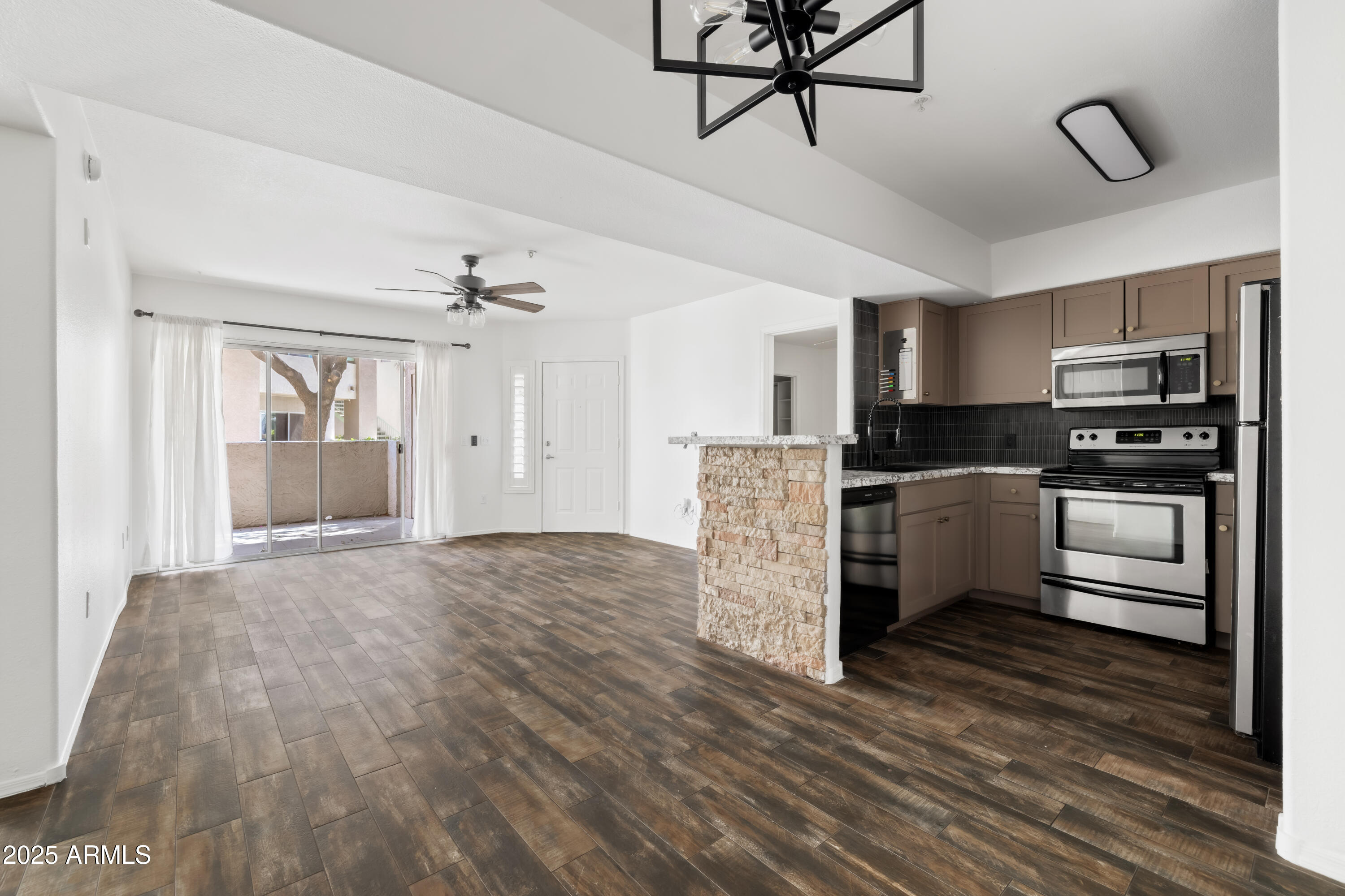 1295 N ASH Street 817