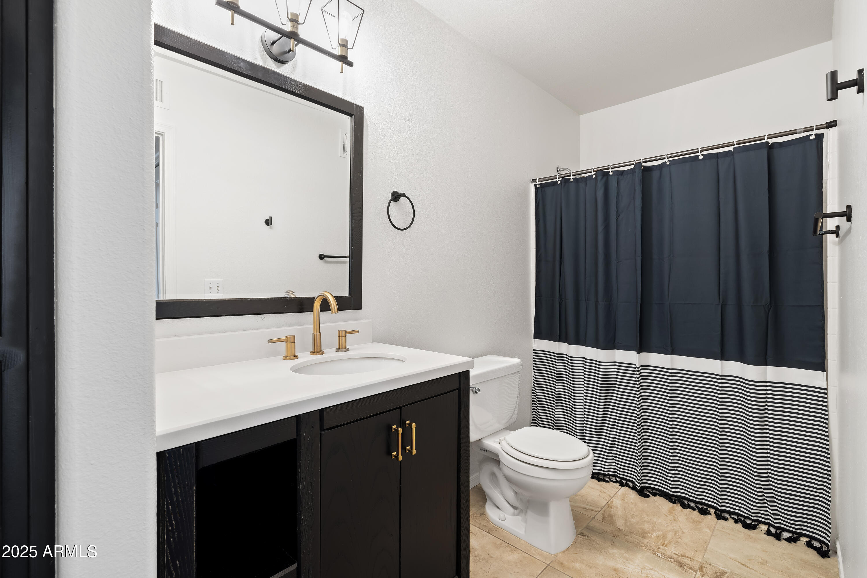 1295 N ASH Street 817