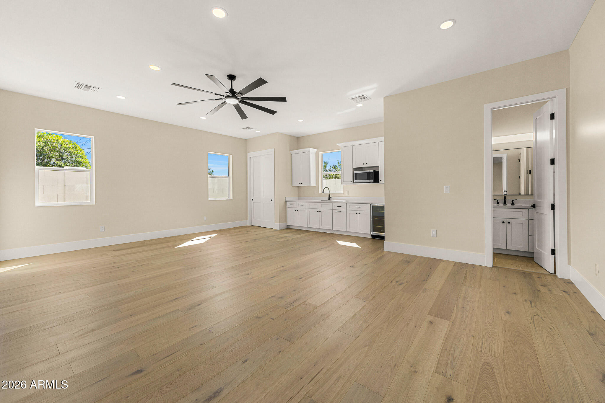 3002 N 53RD Place