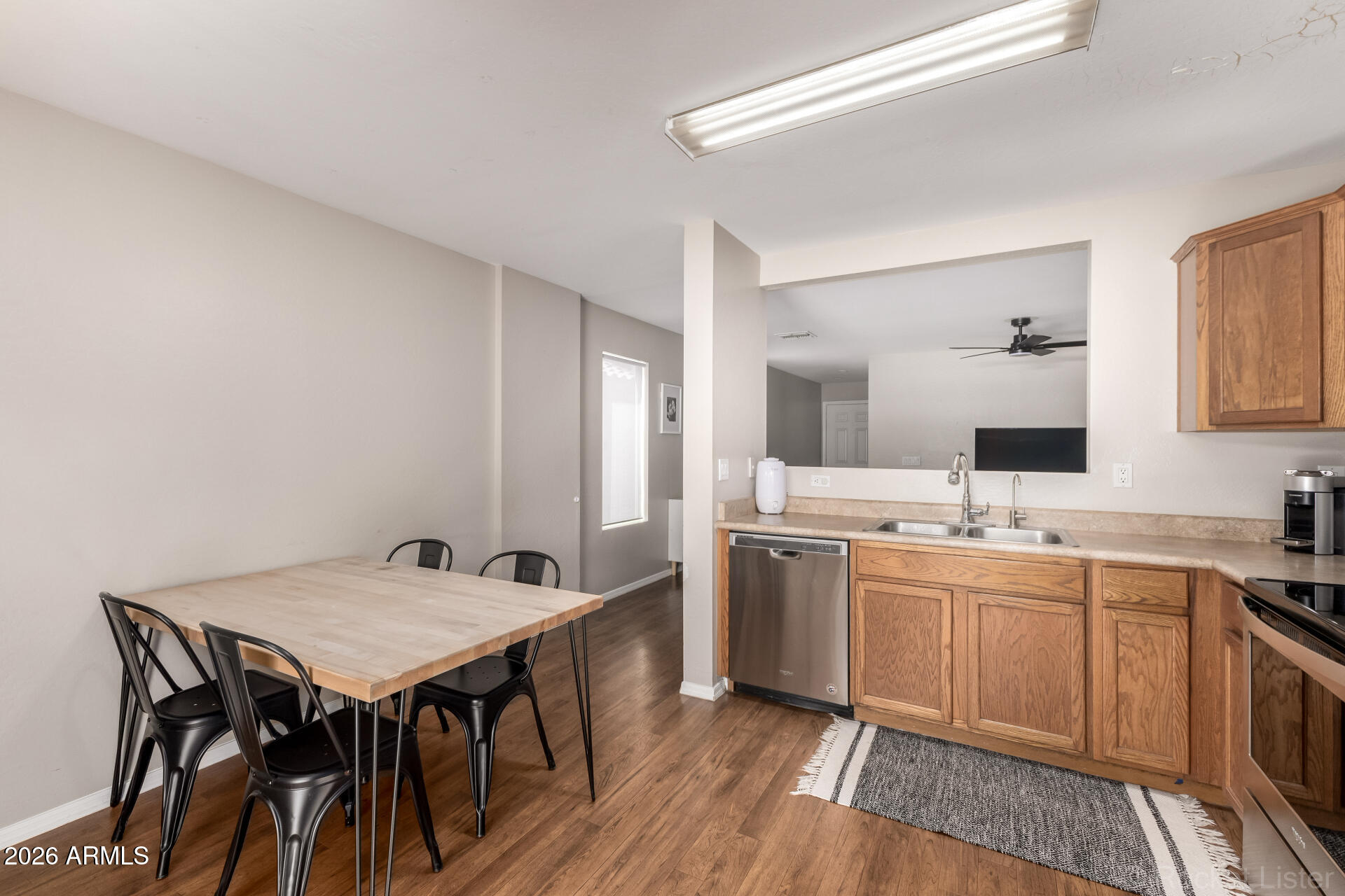 8511 W JOCELYN Terrace