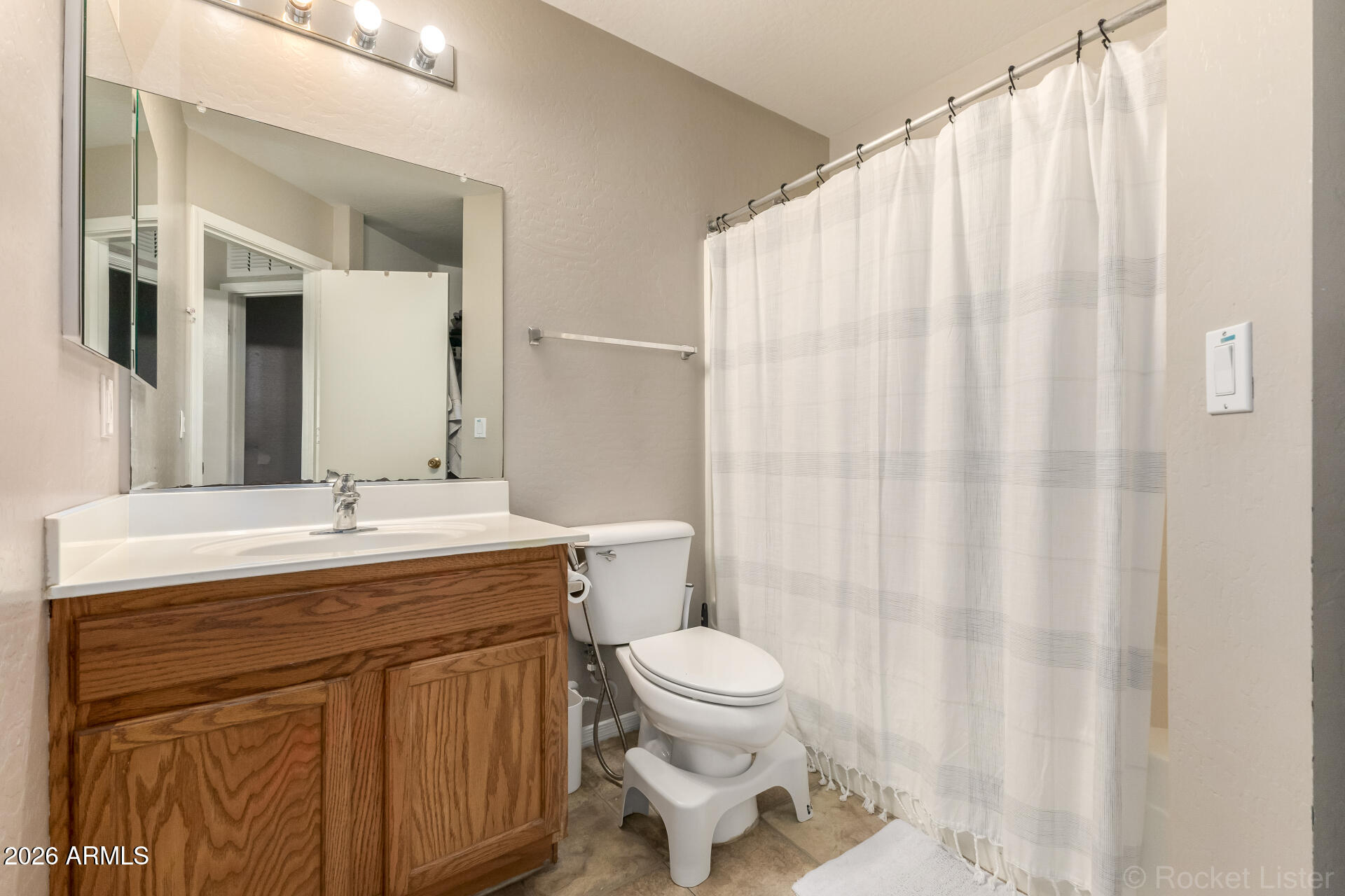 8511 W JOCELYN Terrace