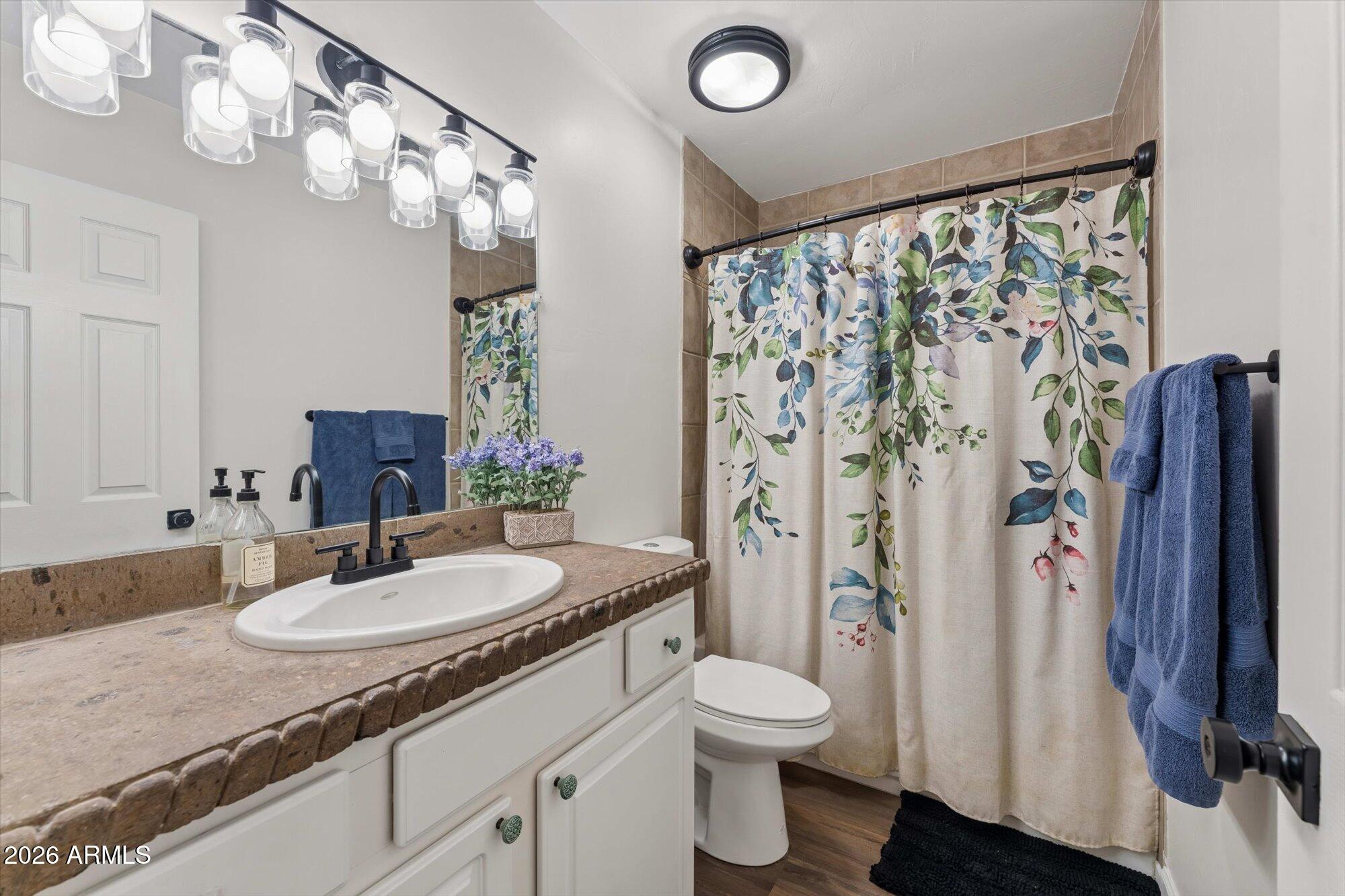 2832 N GRANITE REEF Road