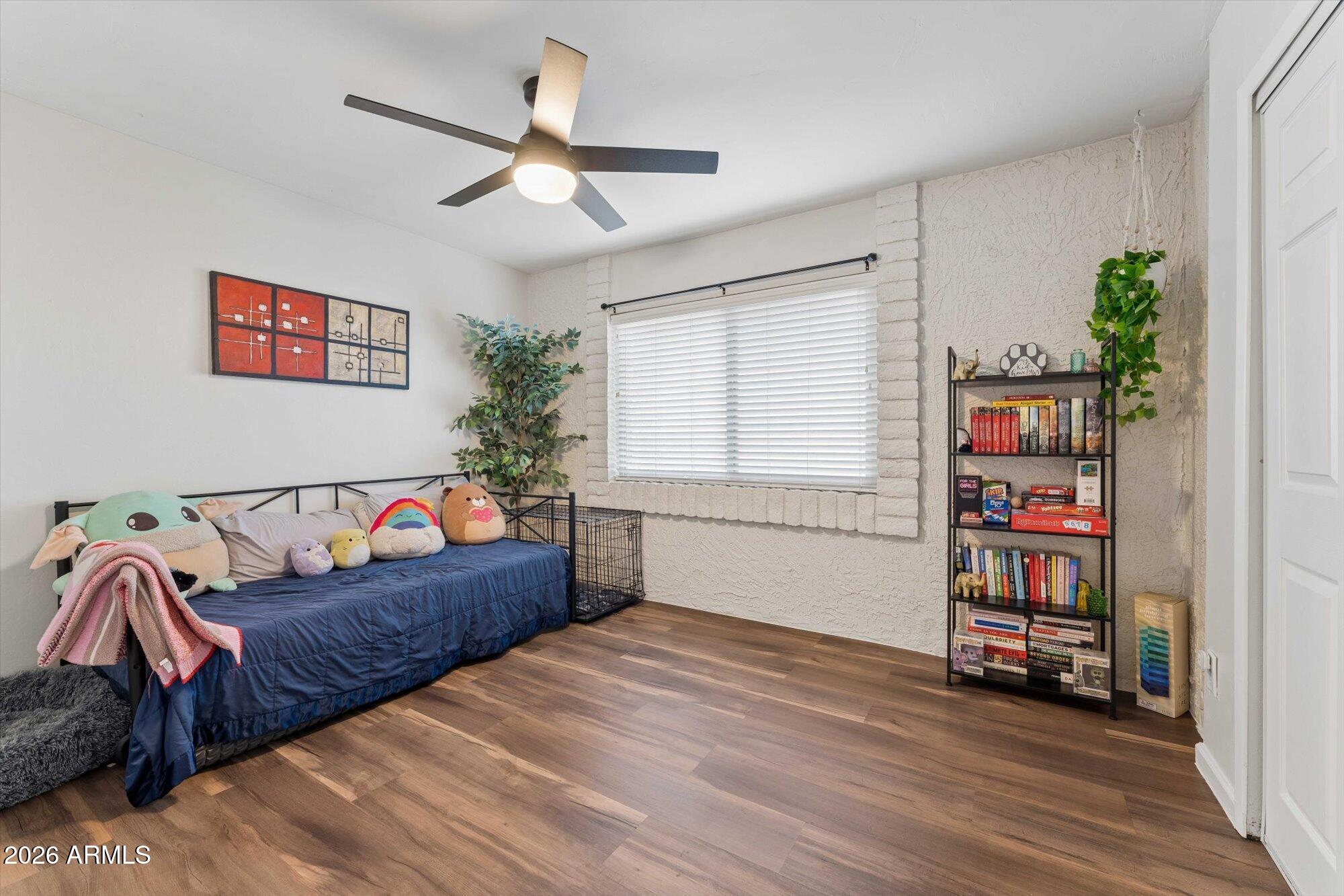 2832 N GRANITE REEF Road