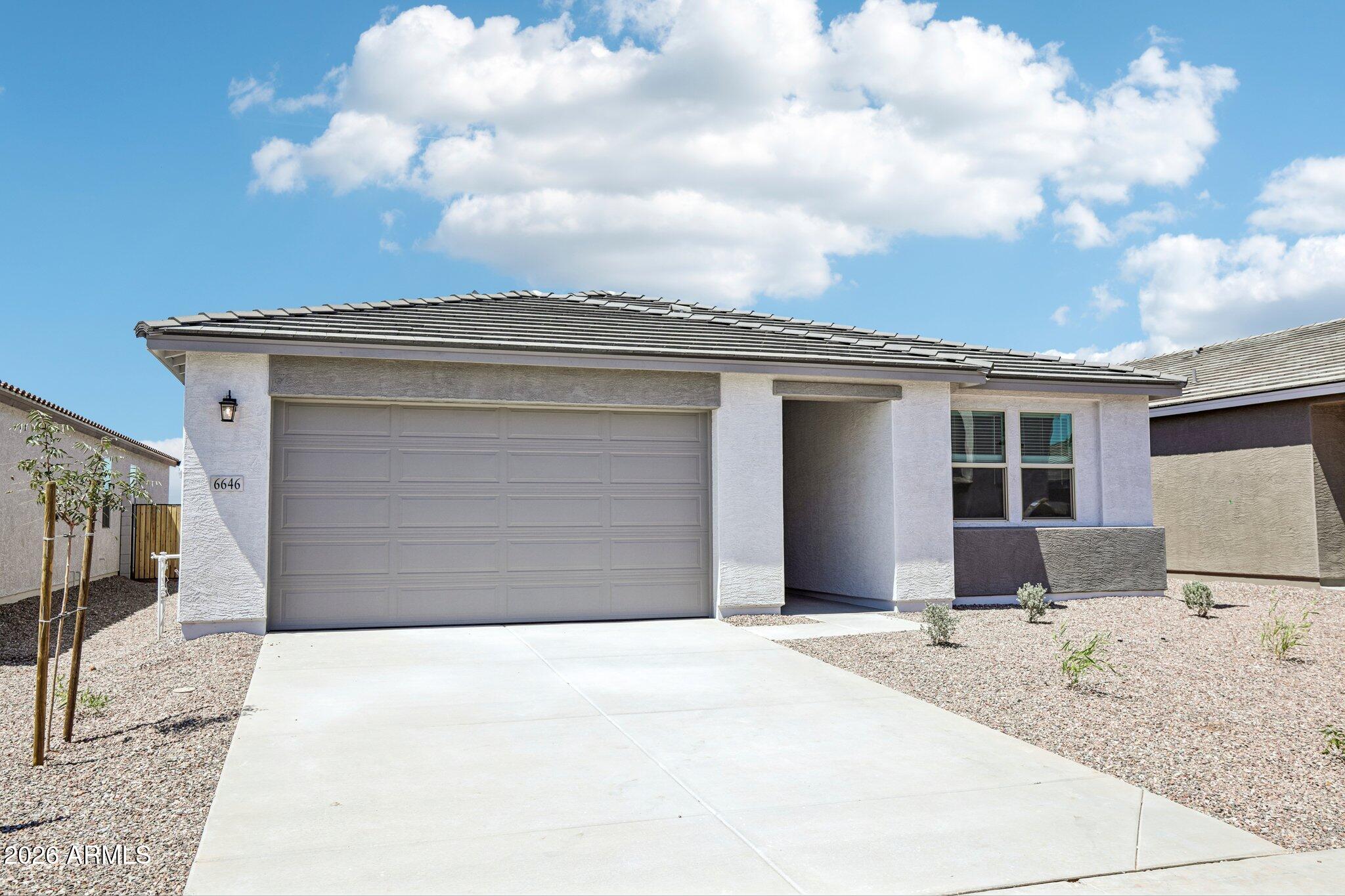 6646 E FIDDLENECK Way
