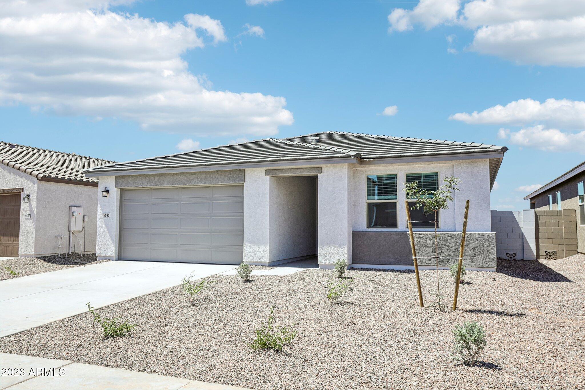 6646 E FIDDLENECK Way