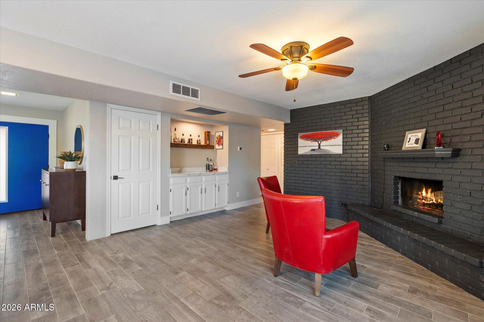 10245 N 34TH Place