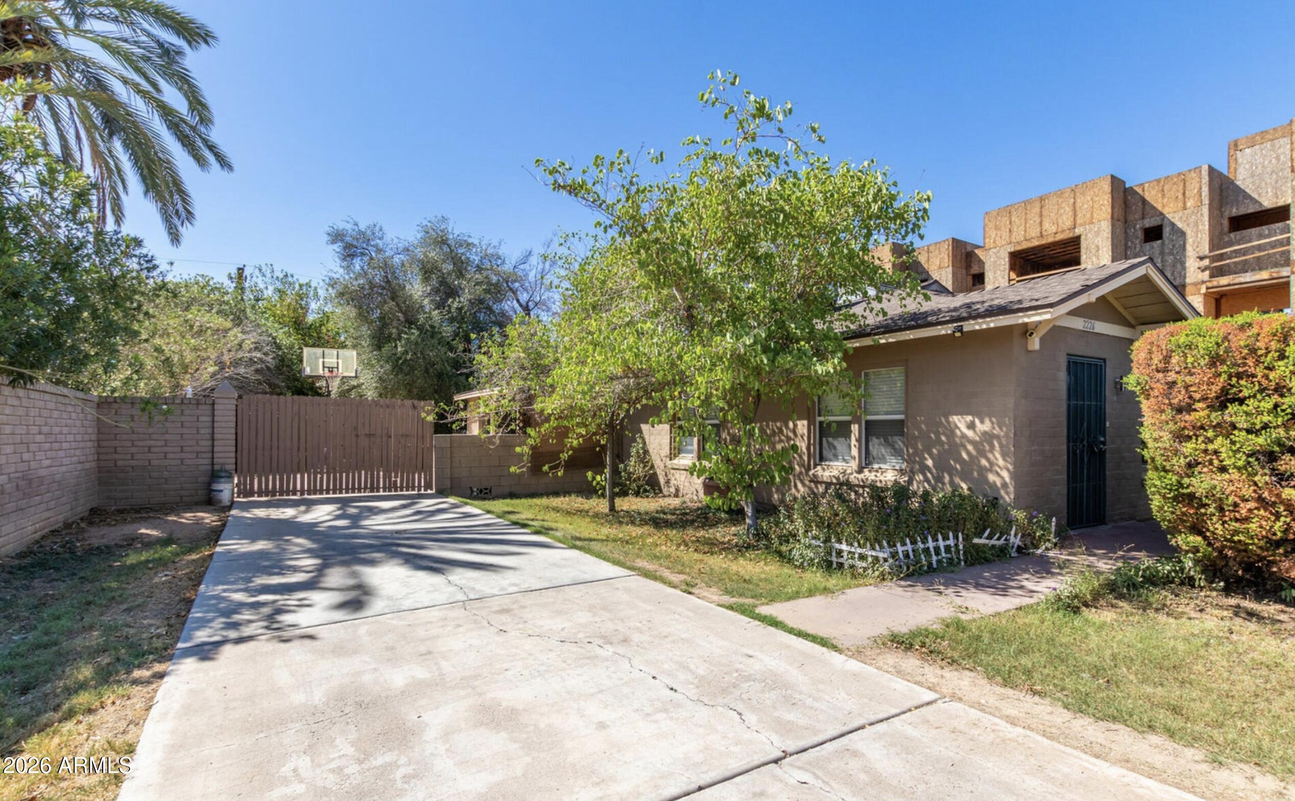 2226 N 28TH Street