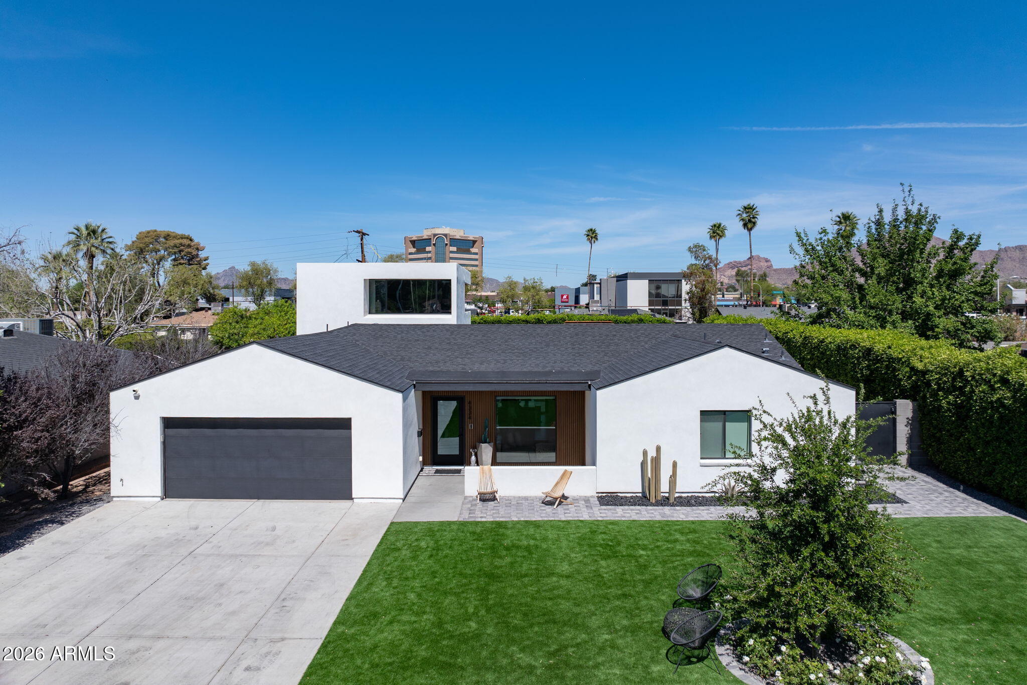 4334 E LEWIS Avenue