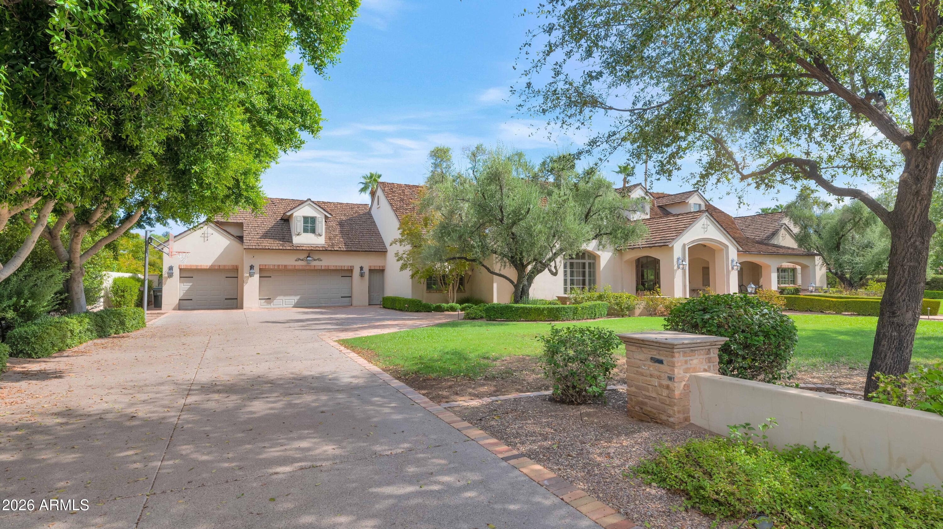 6248 E MONTECITO Avenue