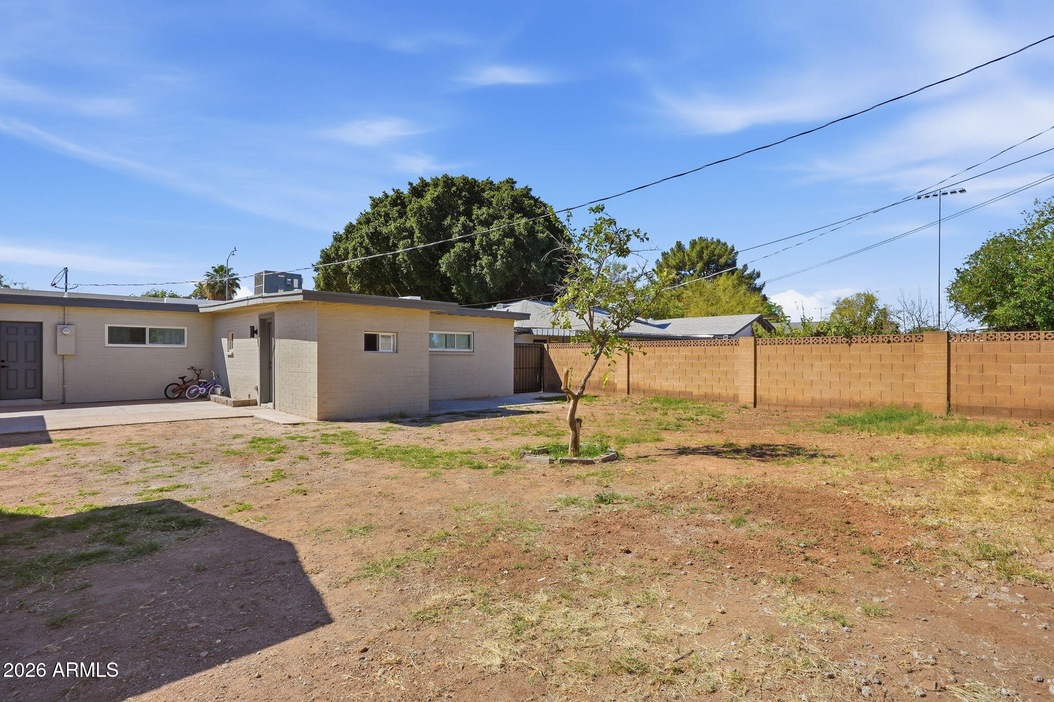 1020 E NIELSON Avenue