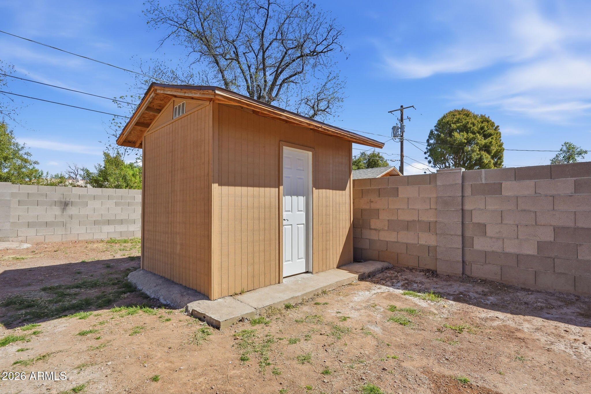 1020 E NIELSON Avenue