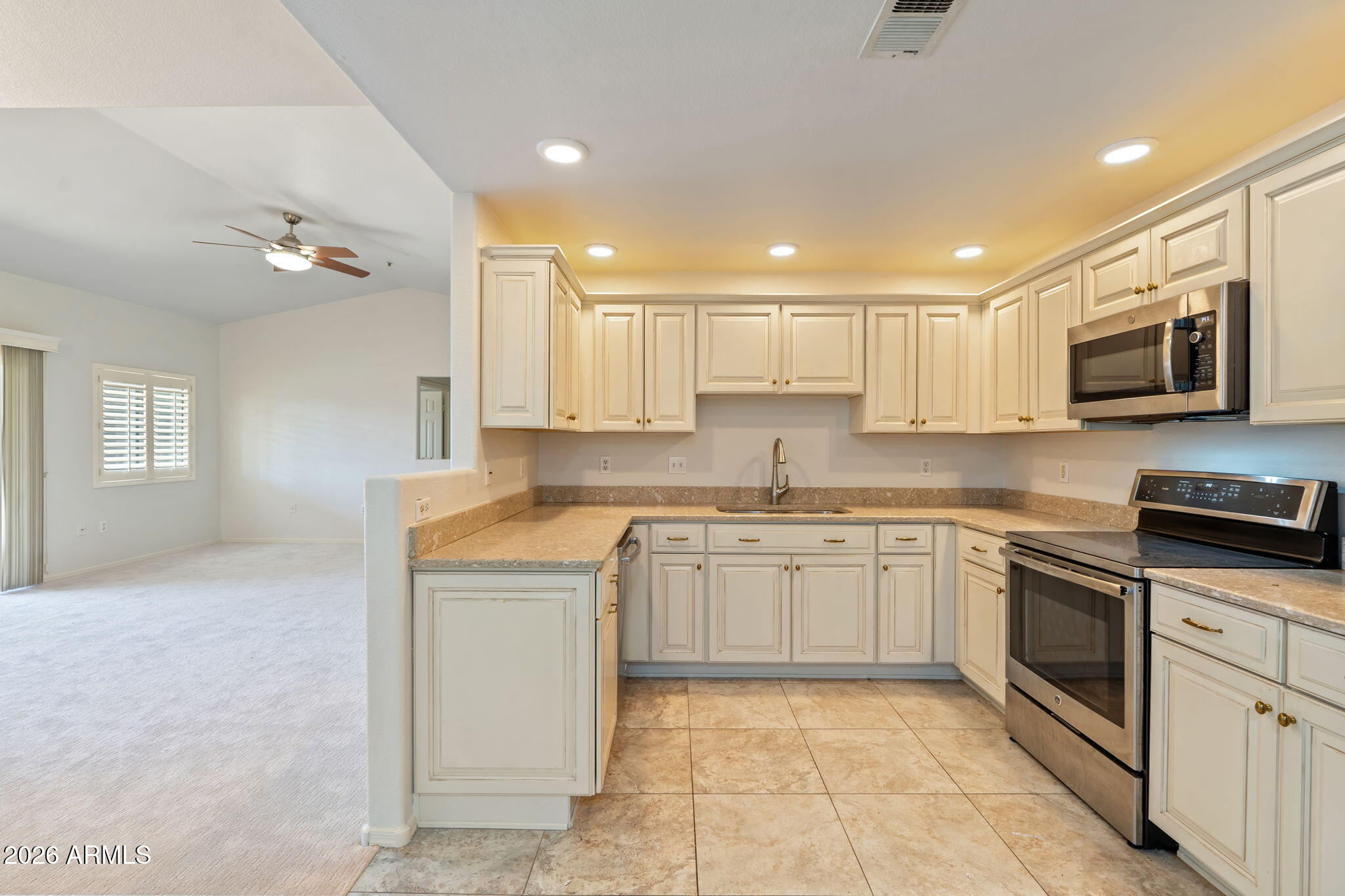 9455 E RAINTREE Drive 2006
