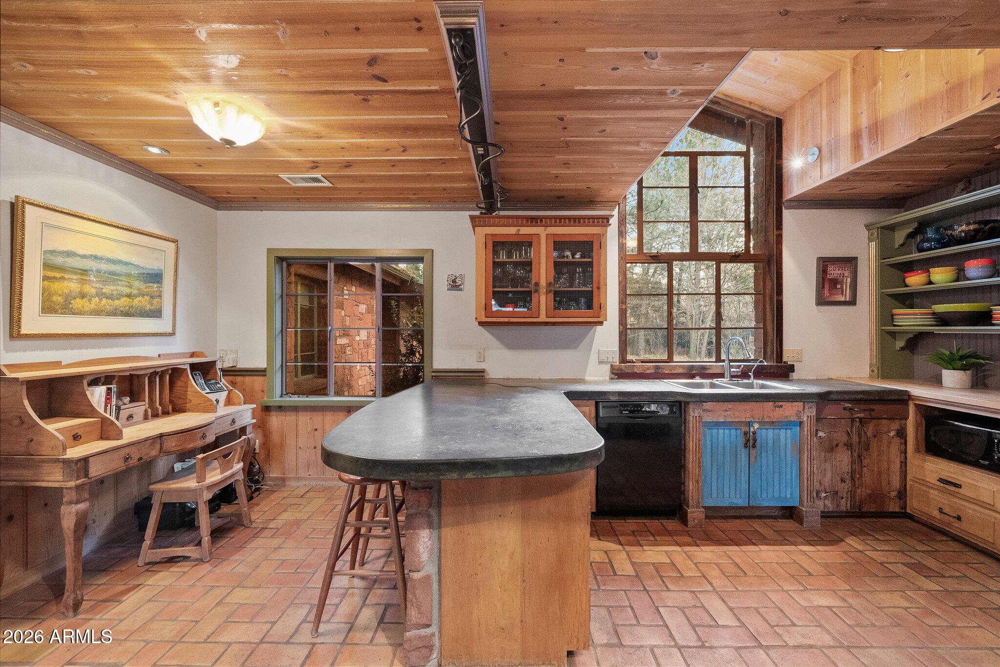 180 Copper Cliffs Lane