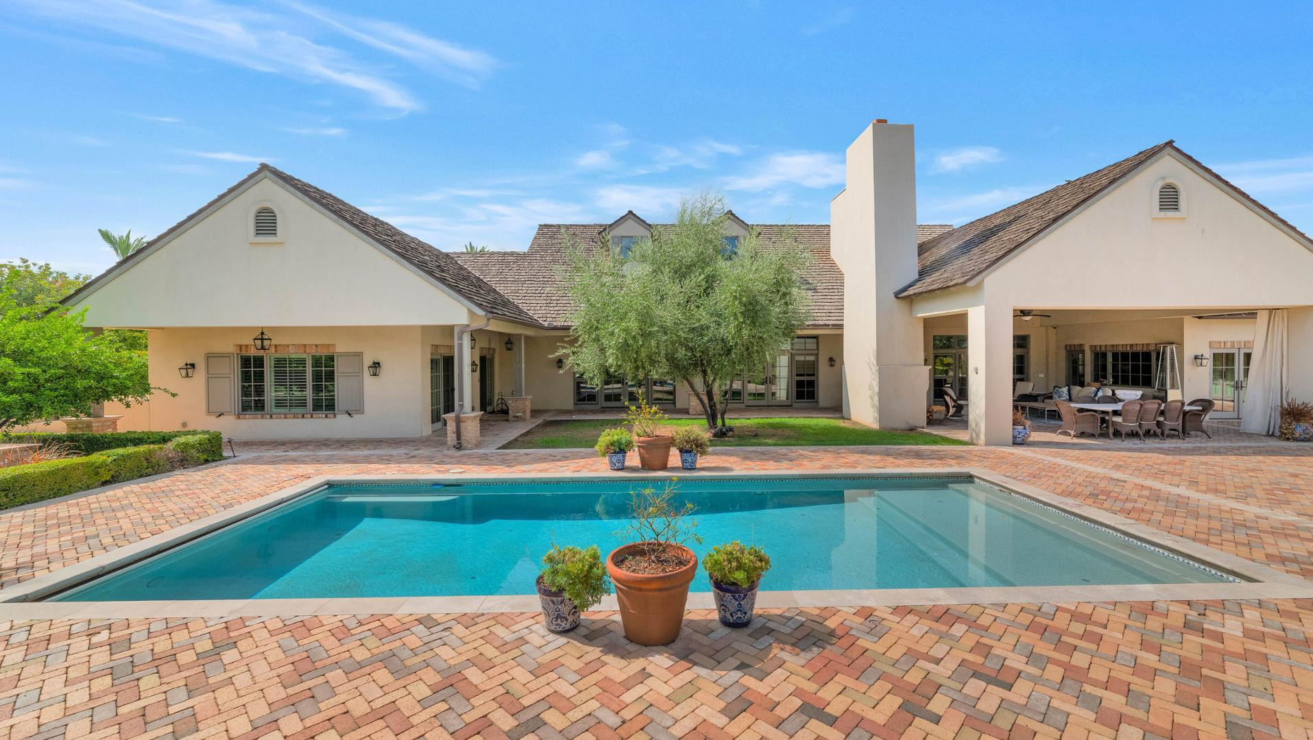 6248 E Montecito Avenue