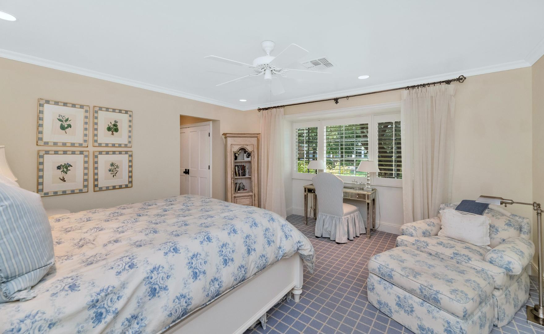 6248 E Montecito Avenue