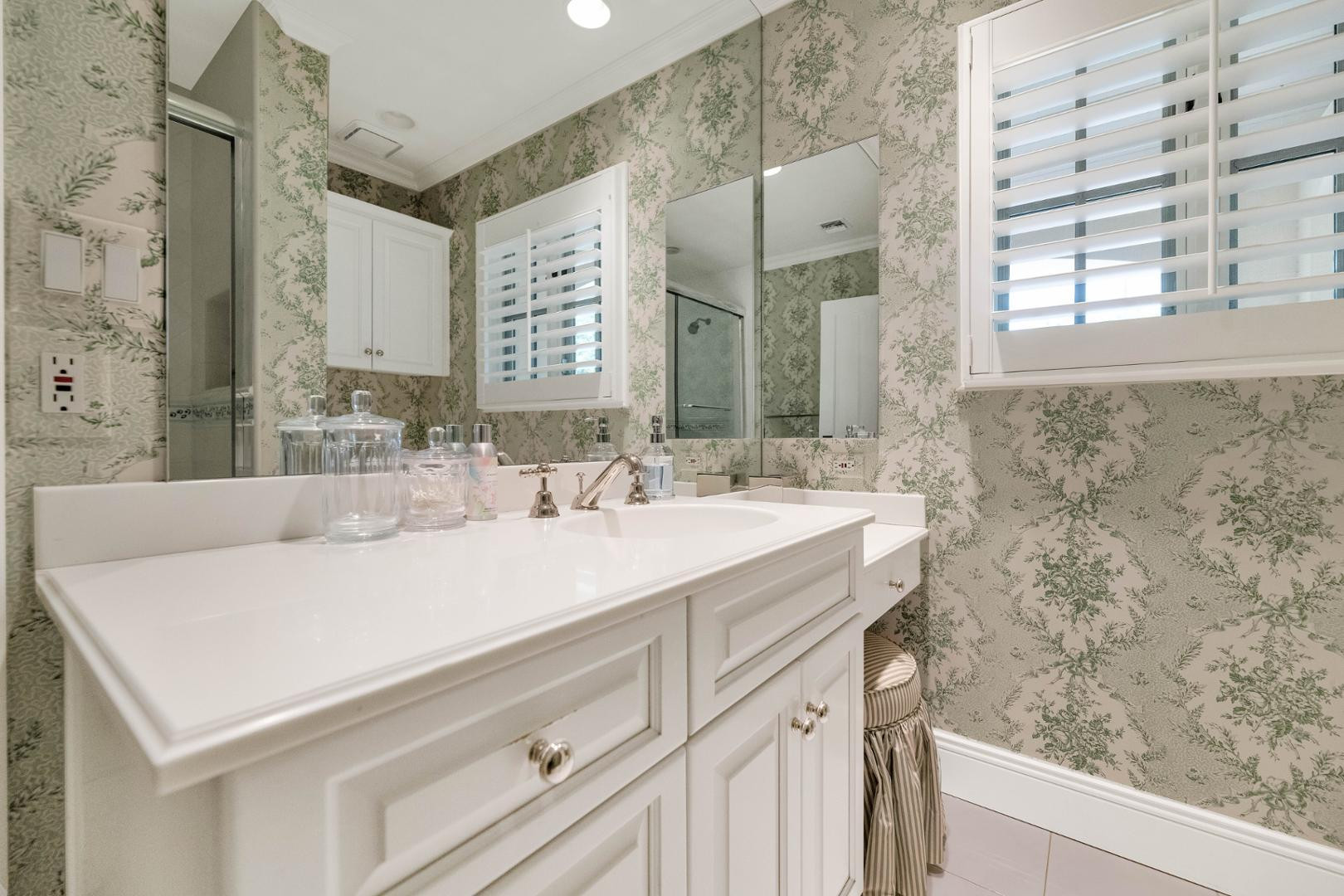 6248 E Montecito Avenue