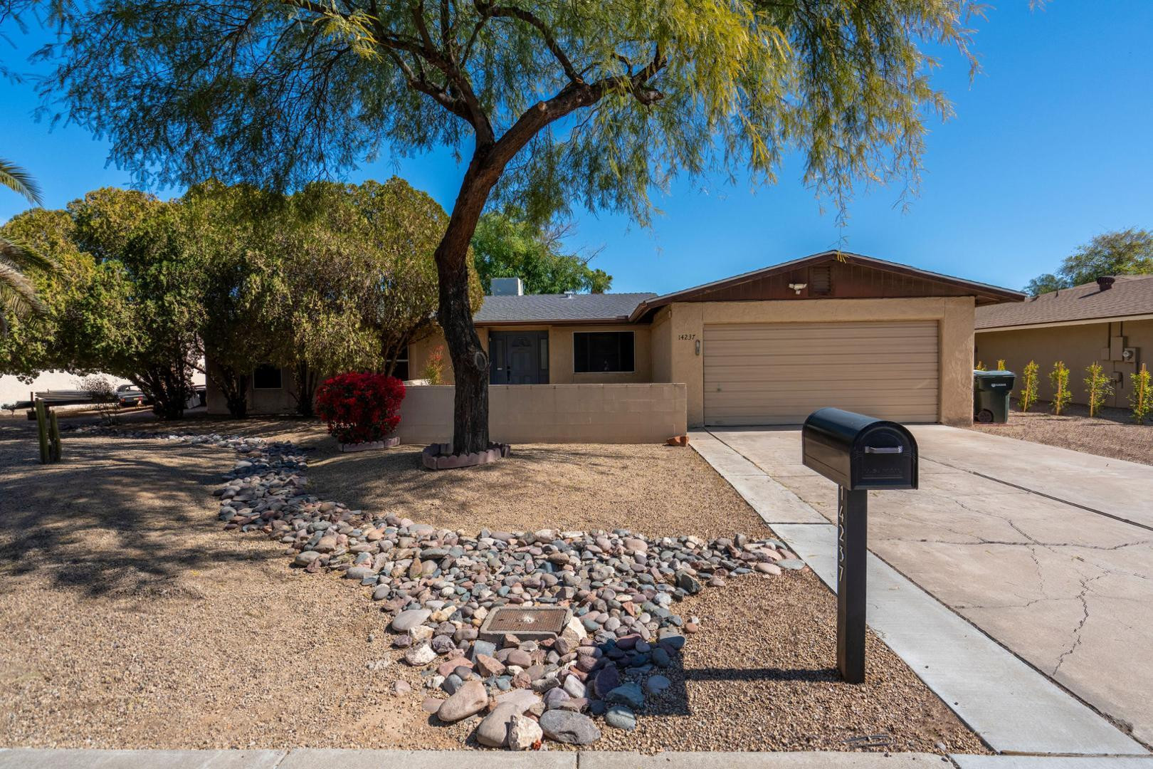14237 N 34th