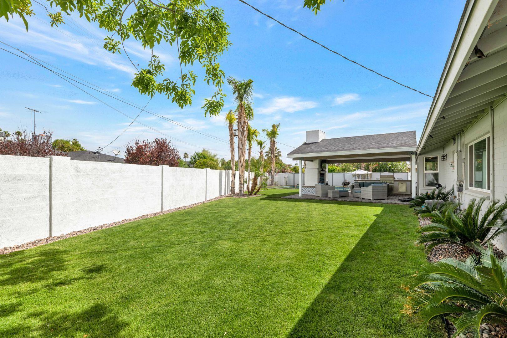 6202 E Calle Redonda
