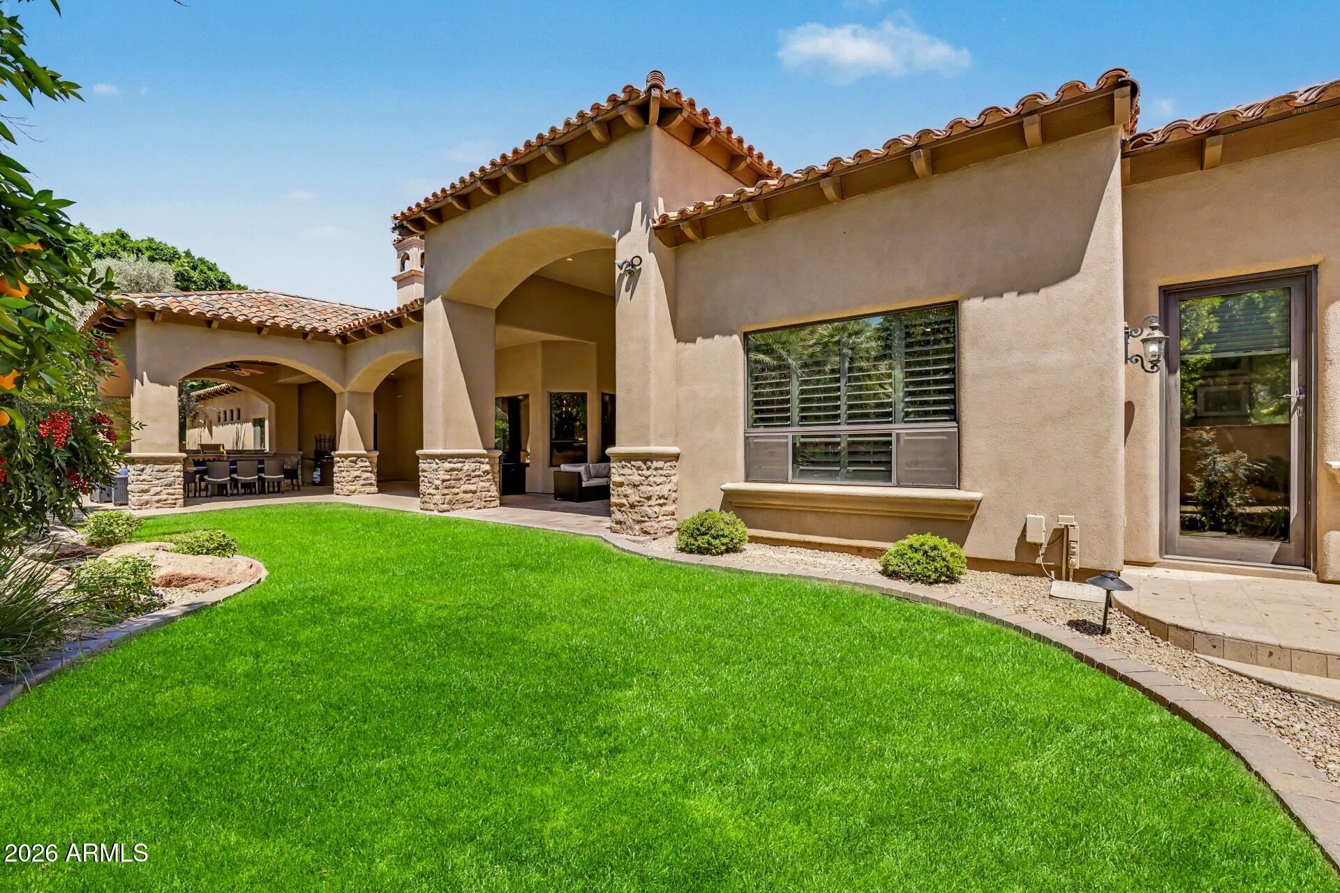 3937 E MENLO Circle