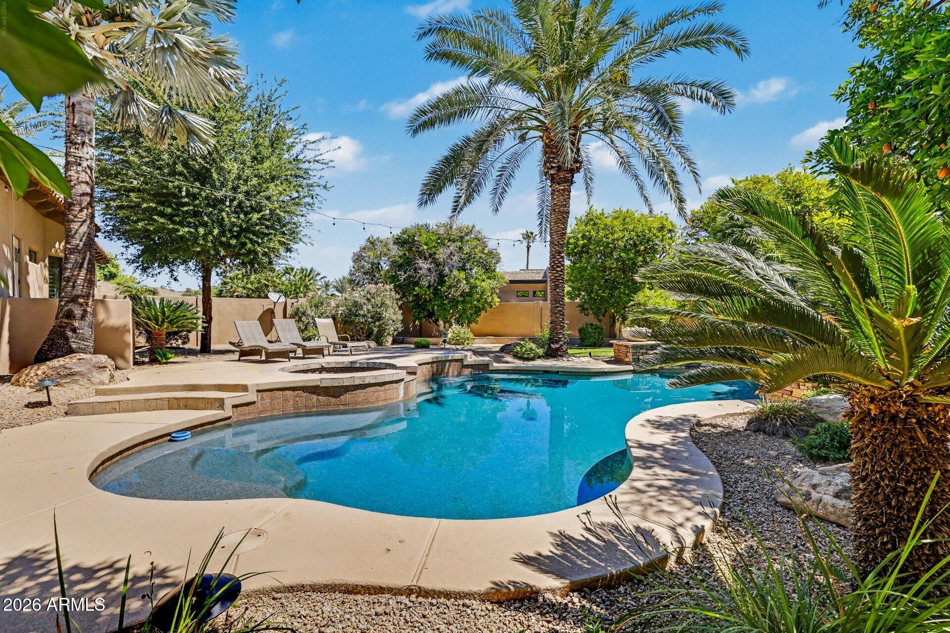 3937 E MENLO Circle