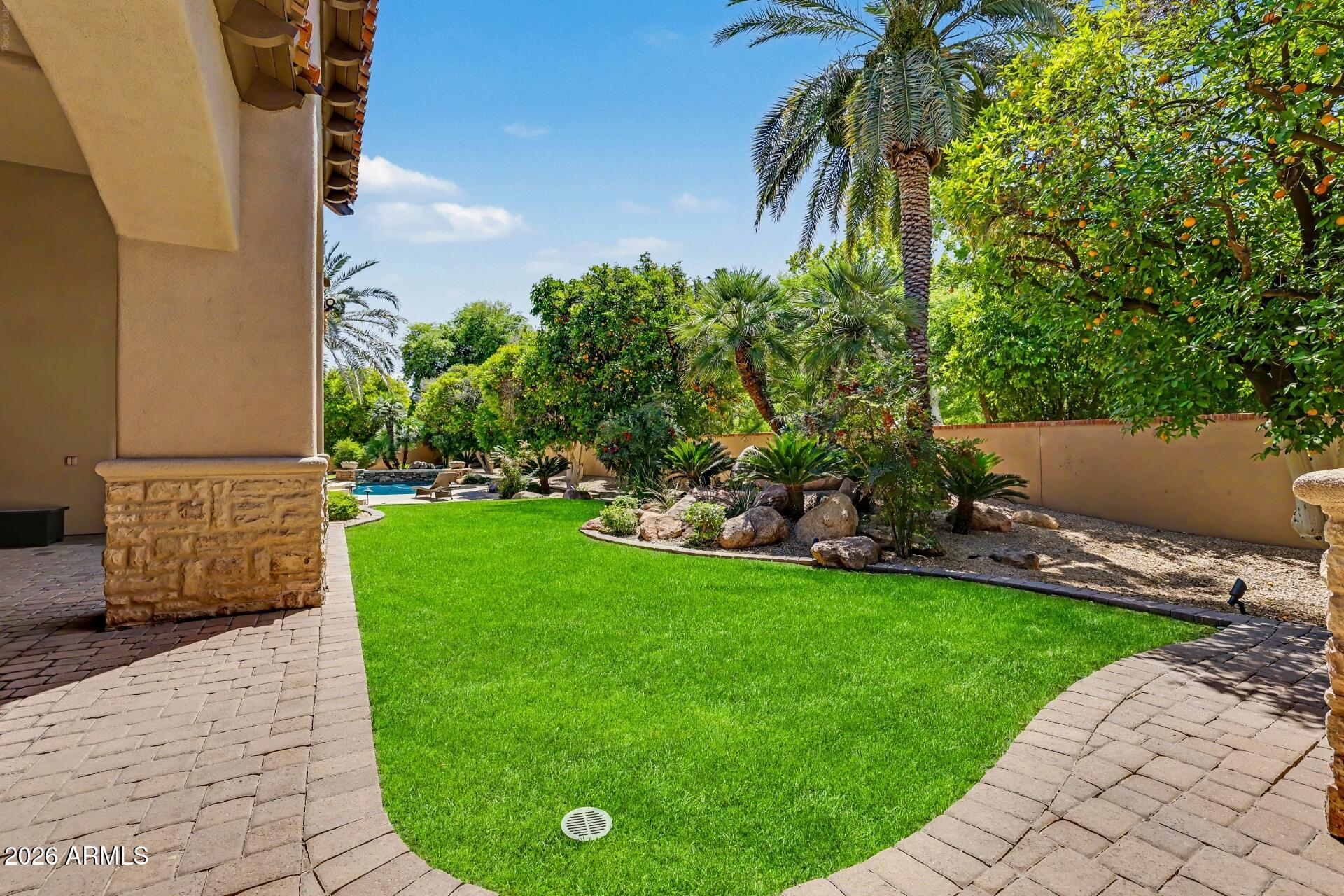 3937 E MENLO Circle
