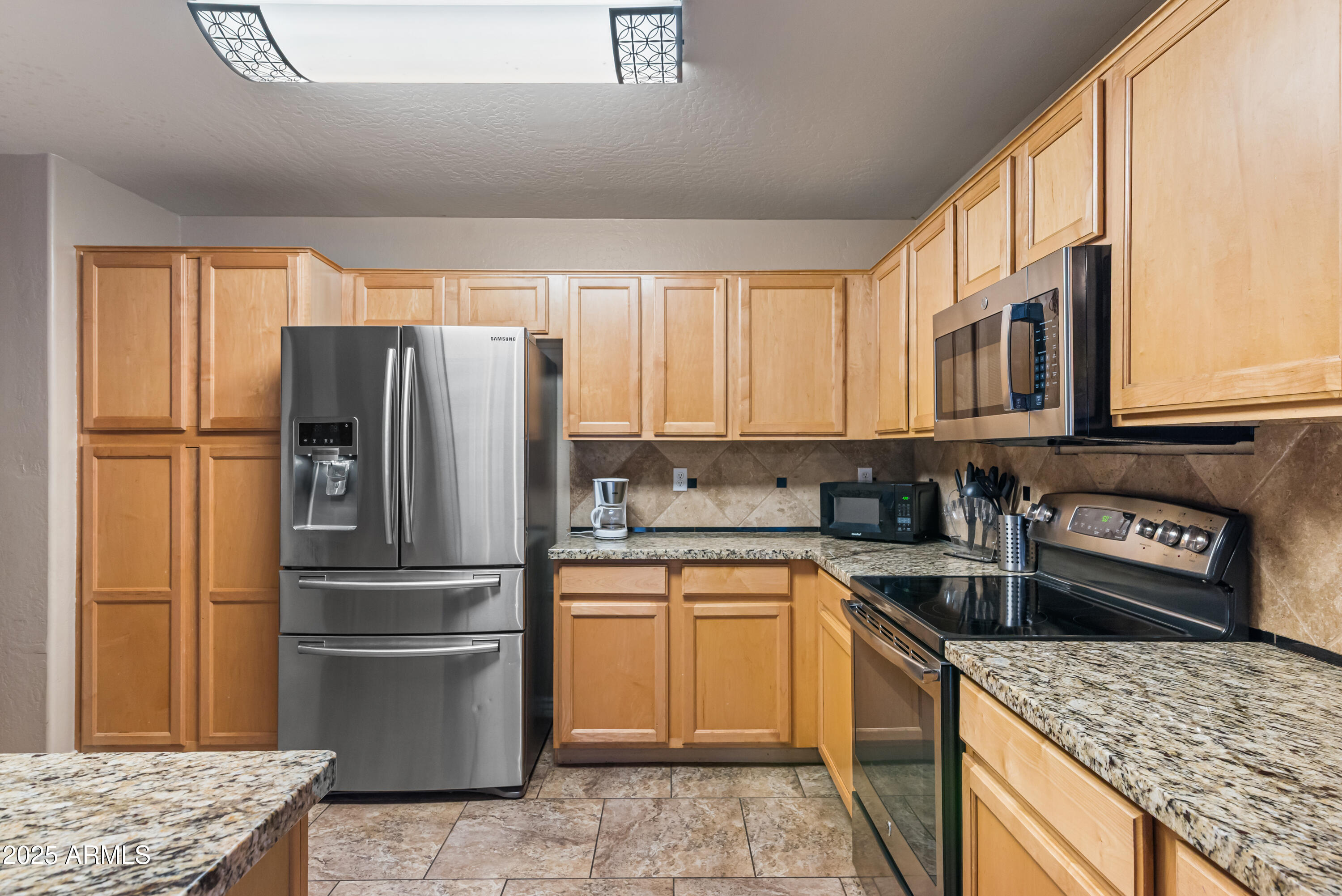 2113 W NANCY Lane