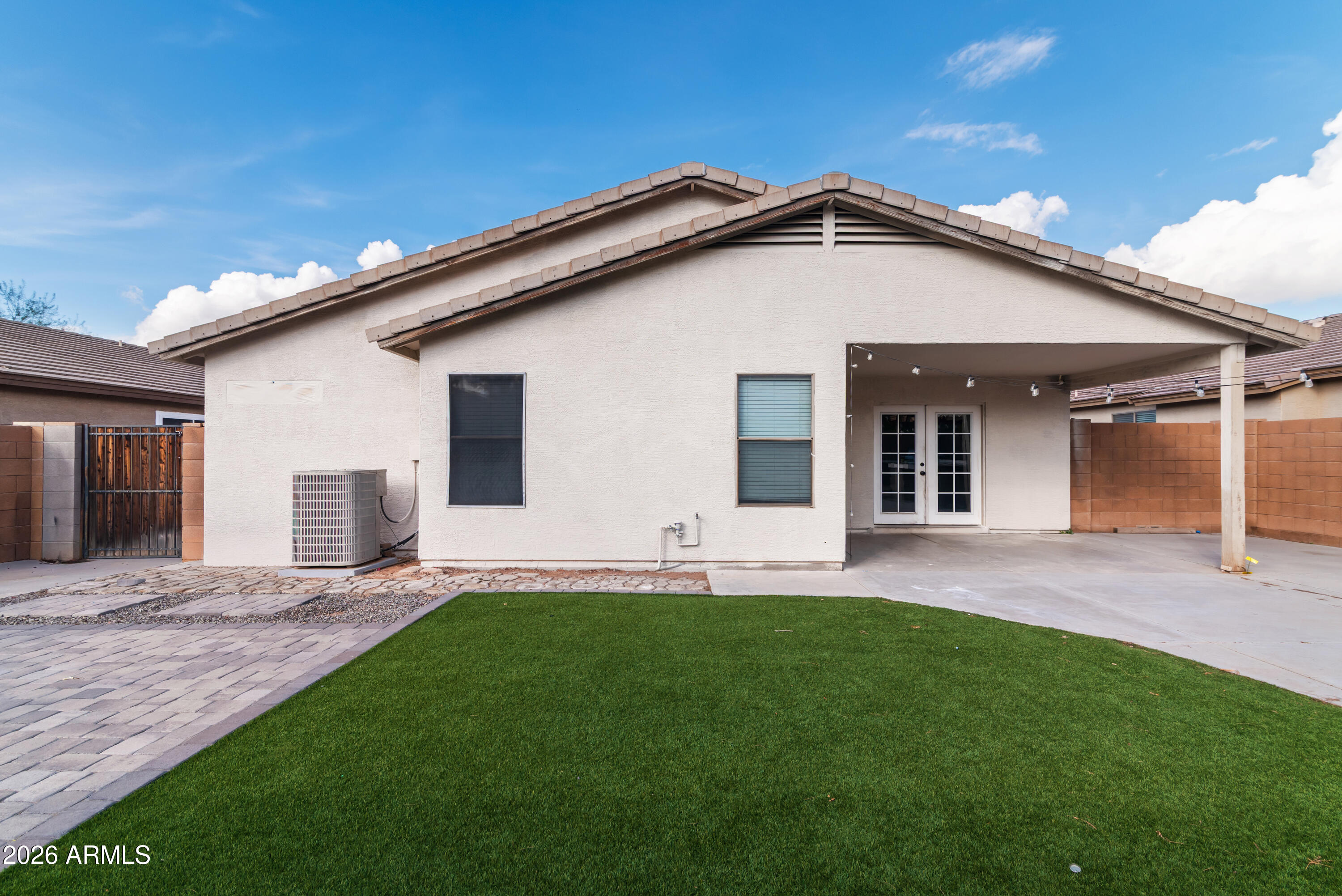 2113 W NANCY Lane