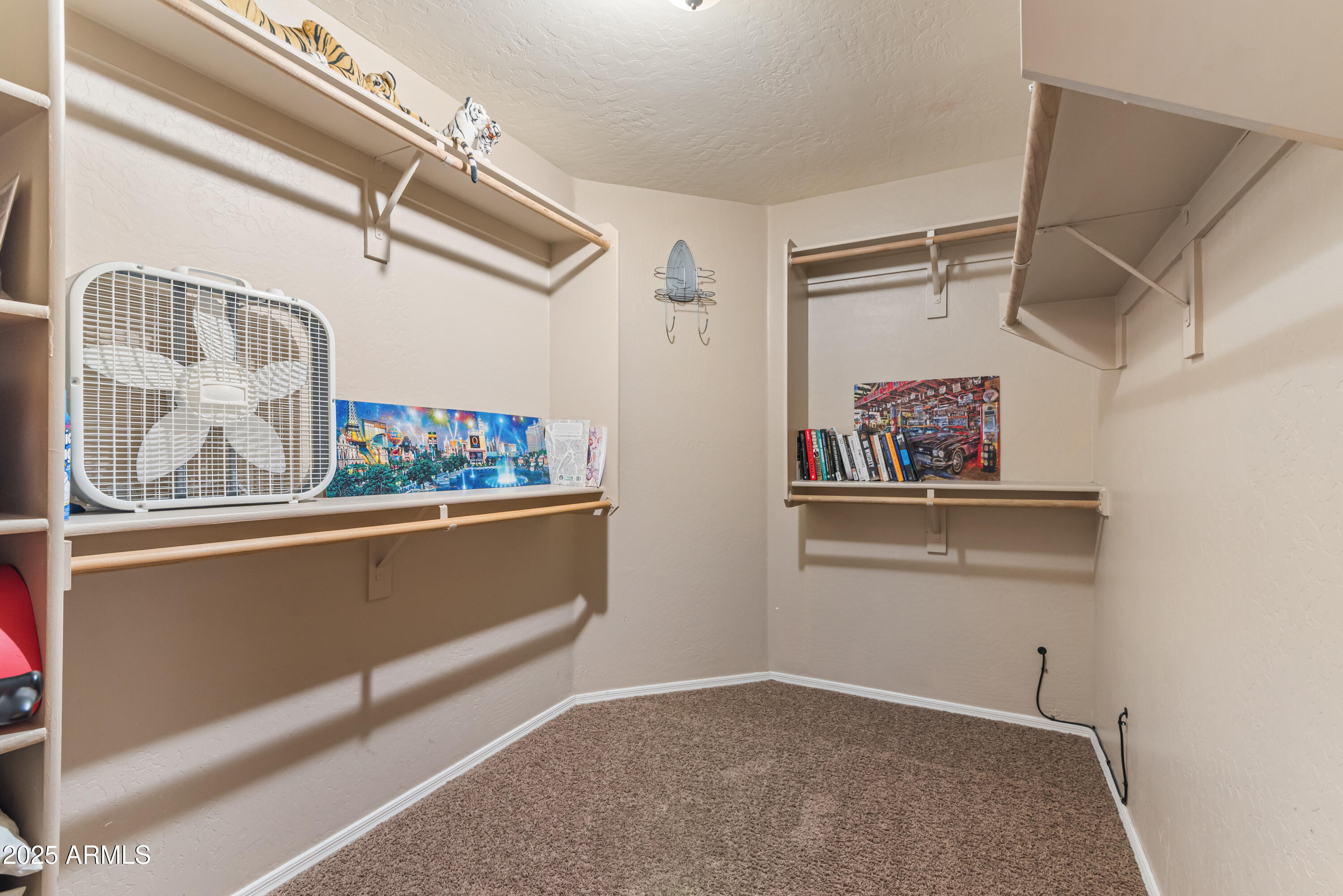2113 W NANCY Lane