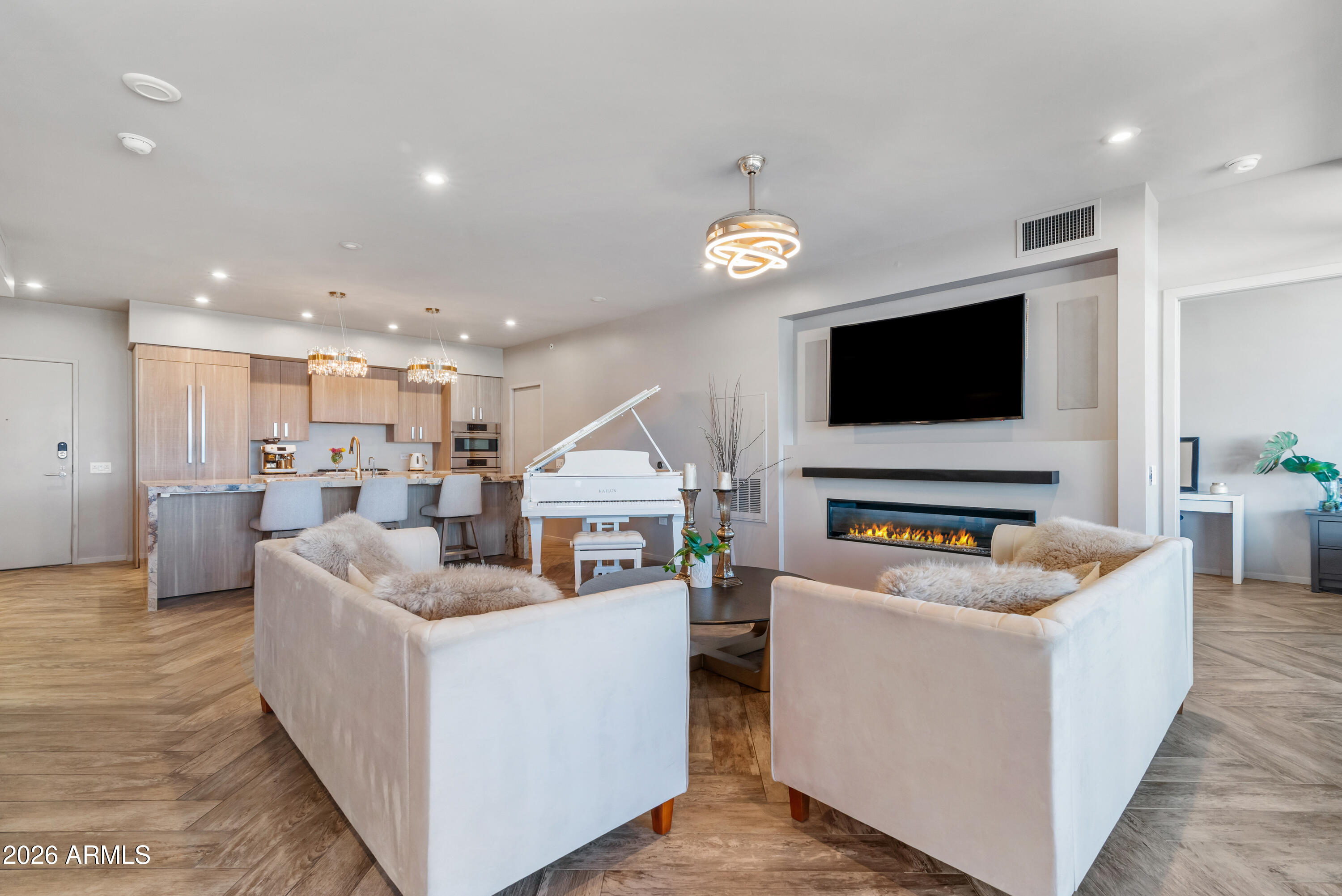 7120 E Kierland Boulevard 915