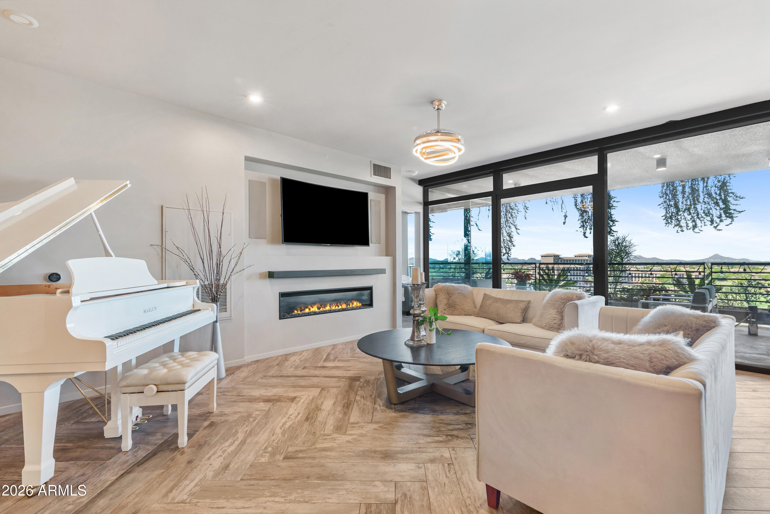 7120 E Kierland Boulevard 915