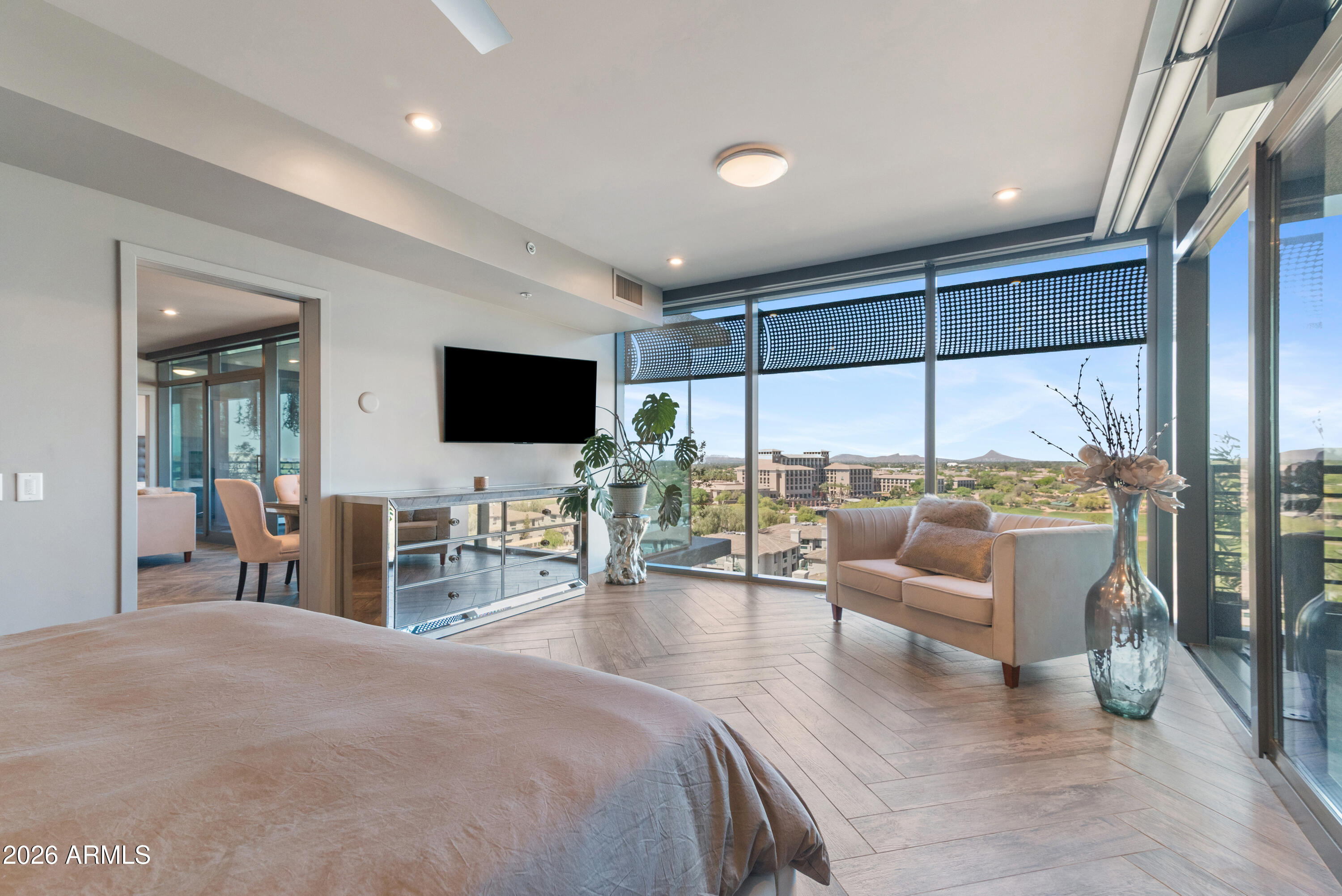 7120 E Kierland Boulevard 915