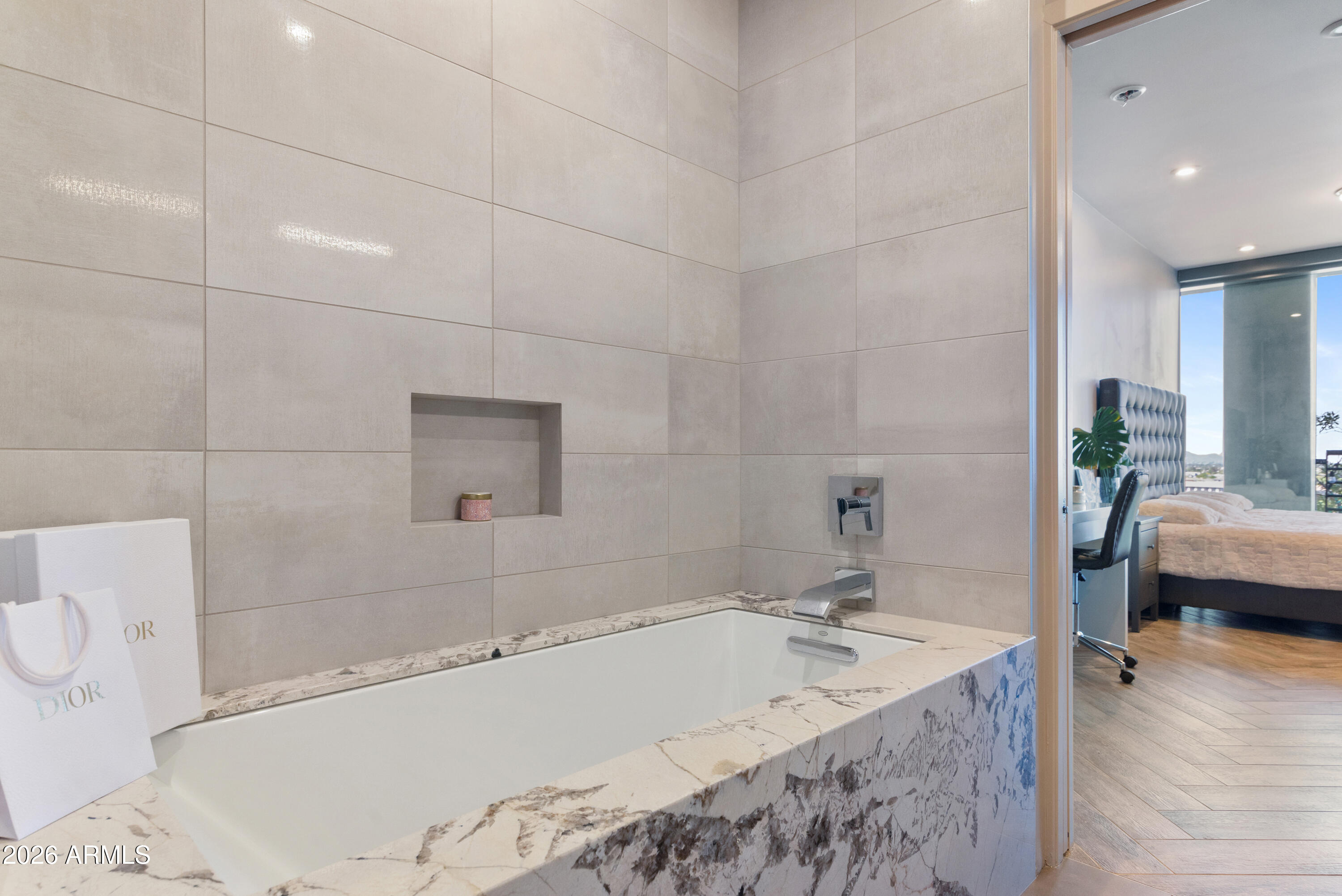 7120 E Kierland Boulevard 915