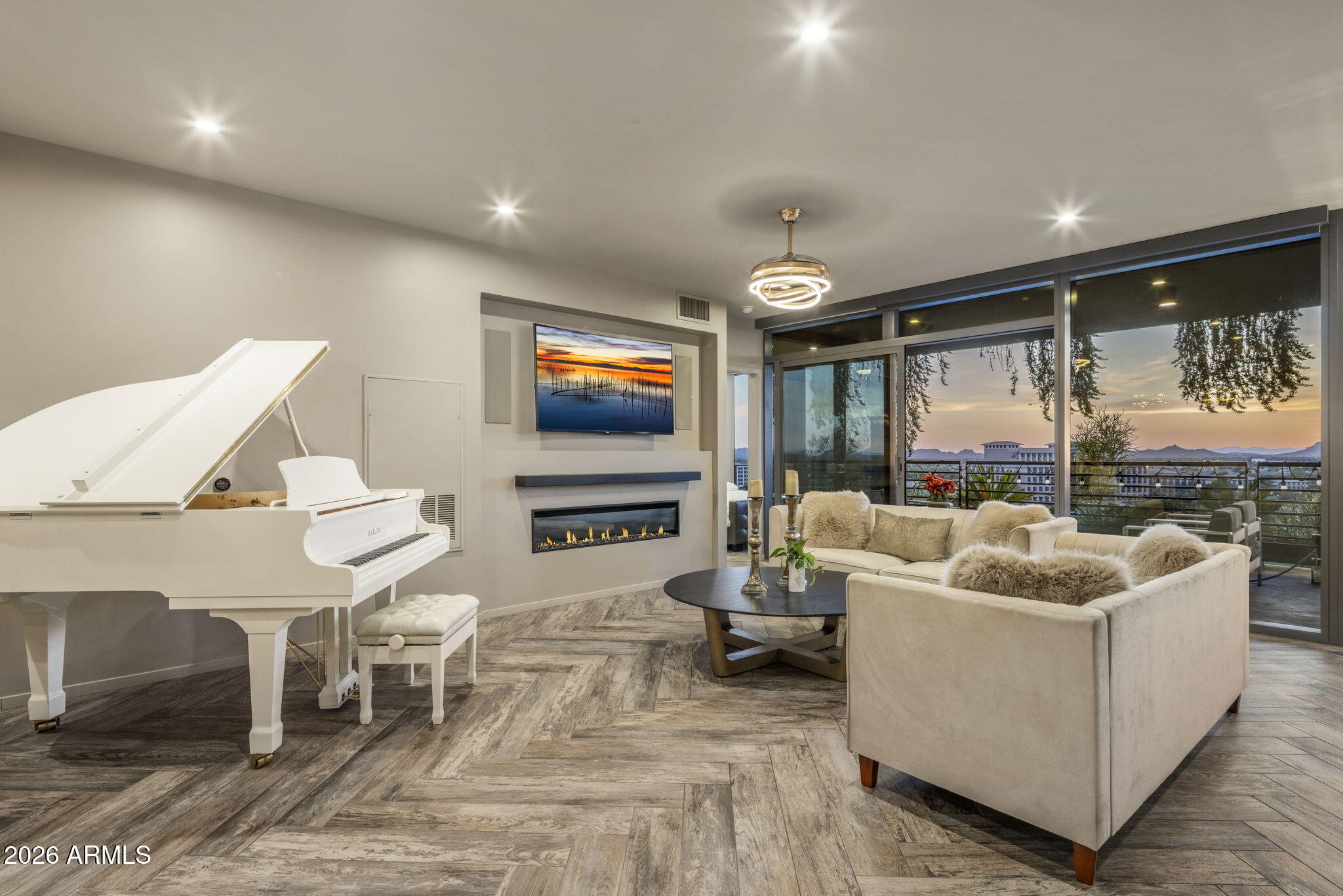 7120 E Kierland Boulevard 915