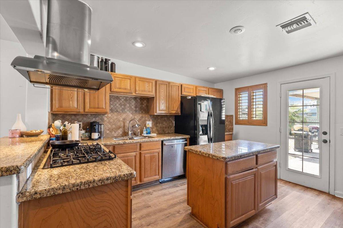535 W 19th Street